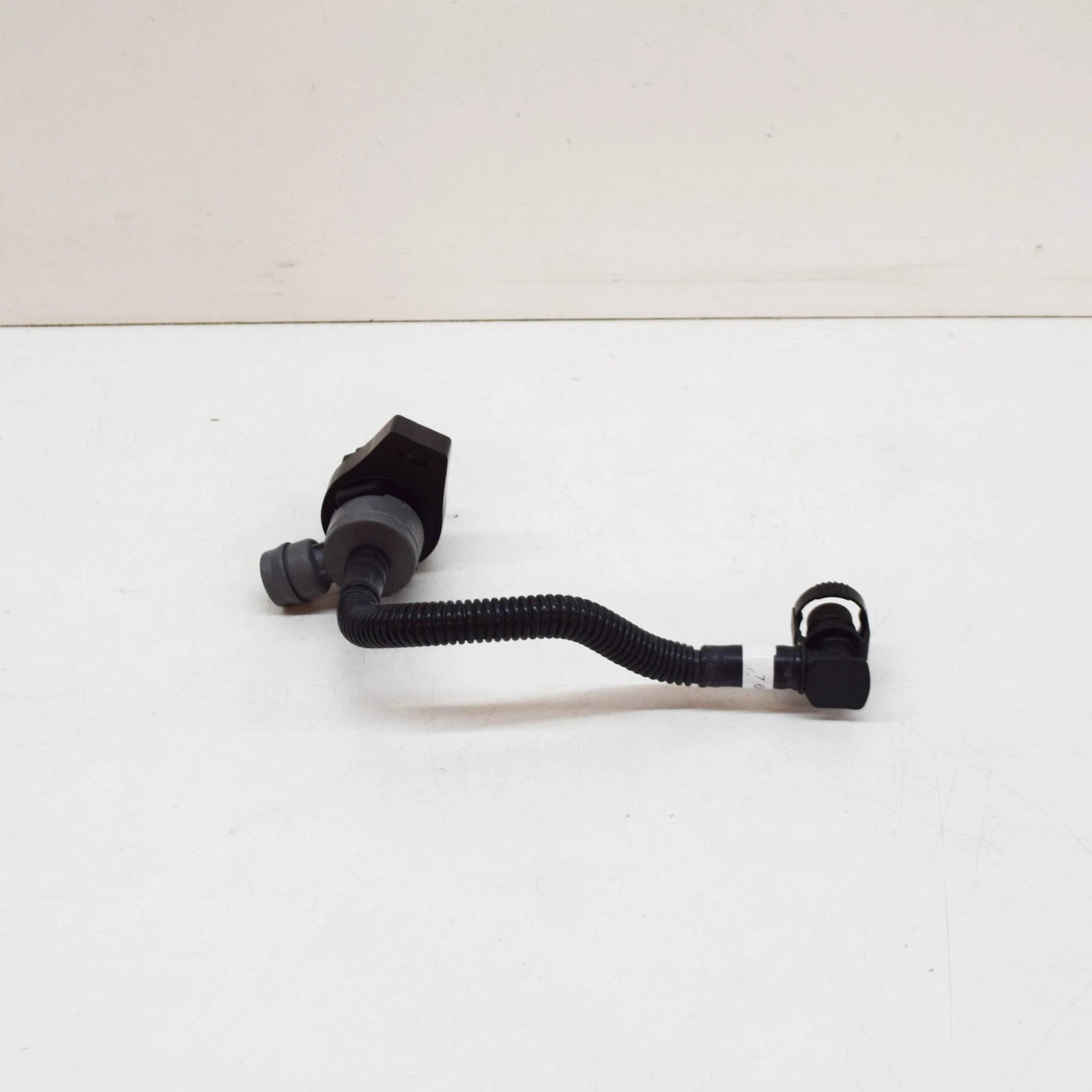 NEW BMW X3 E83 FUEL TANK BREATHER VALVE WITH PIPE 13907618647 7618647 ORIGINAL