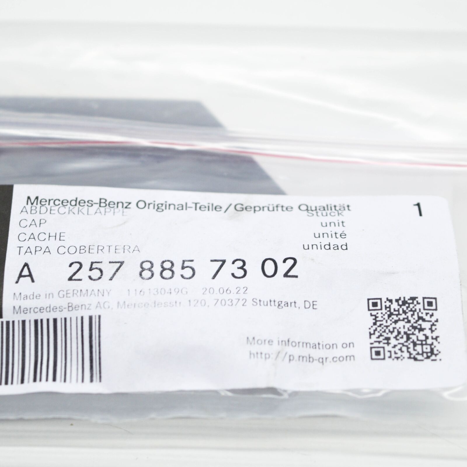 NEW MB CLS C257 REAR BUMPER TOW HOOK LOWER EYE COVER A2578857302 ORIGINAL