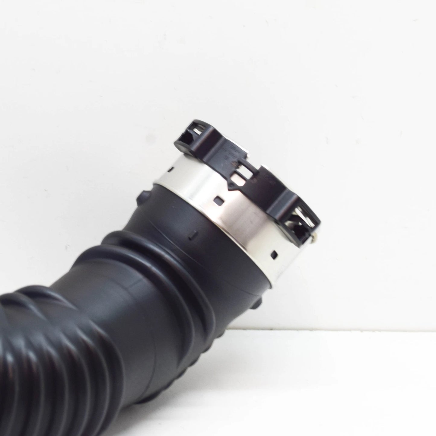 NEW MERCEDES-BENZ A W177 LEFT SIDE INTERCOOLER HOSE A2475200101 ORIGINAL