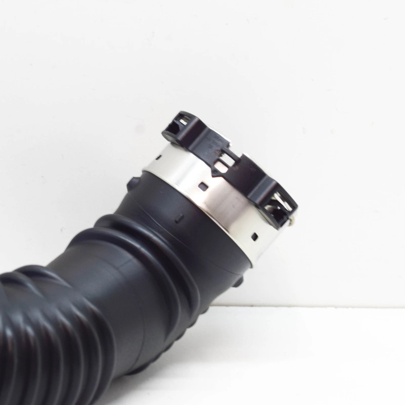 NEW MERCEDES-BENZ A W177 LEFT SIDE INTERCOOLER HOSE A2475200101 ORIGINAL