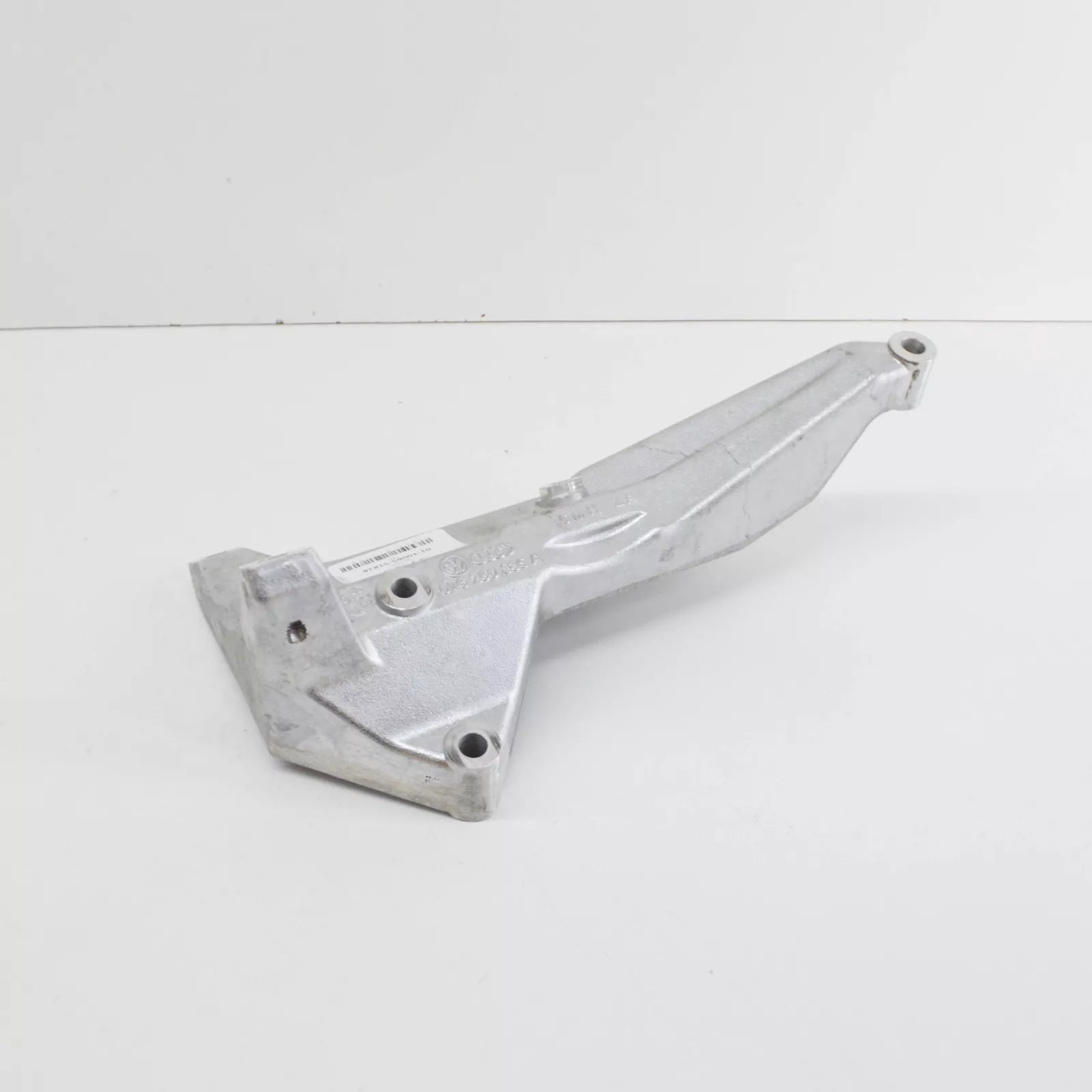 NEW VOLKSWAGEN CRAFTER 2F MK1 AC COMPRESSOR BRACKET 076260885A ORIGINAL