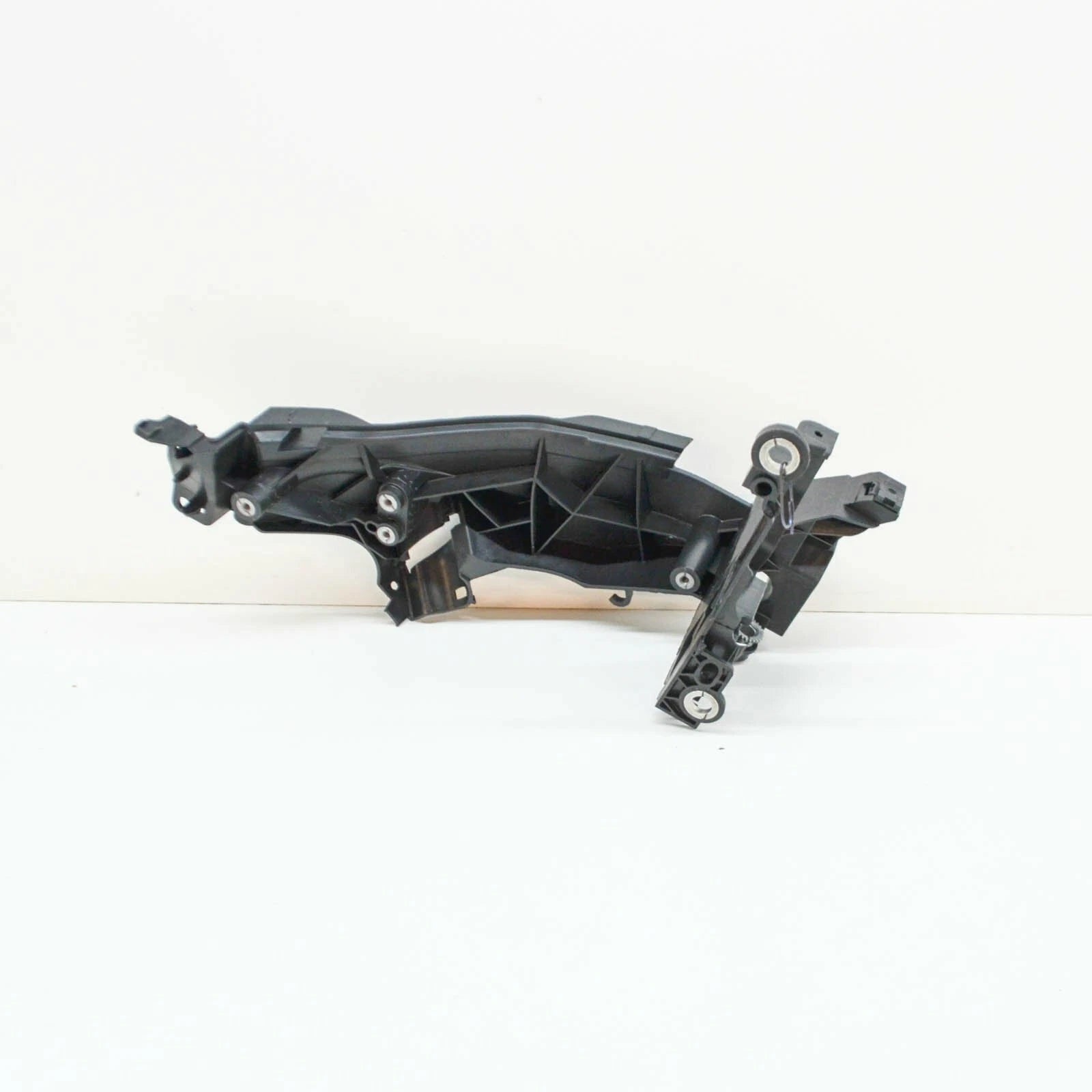 NEW AUDI A5 8T LEFT HEADLIGHT BRACKET 8T0805607D