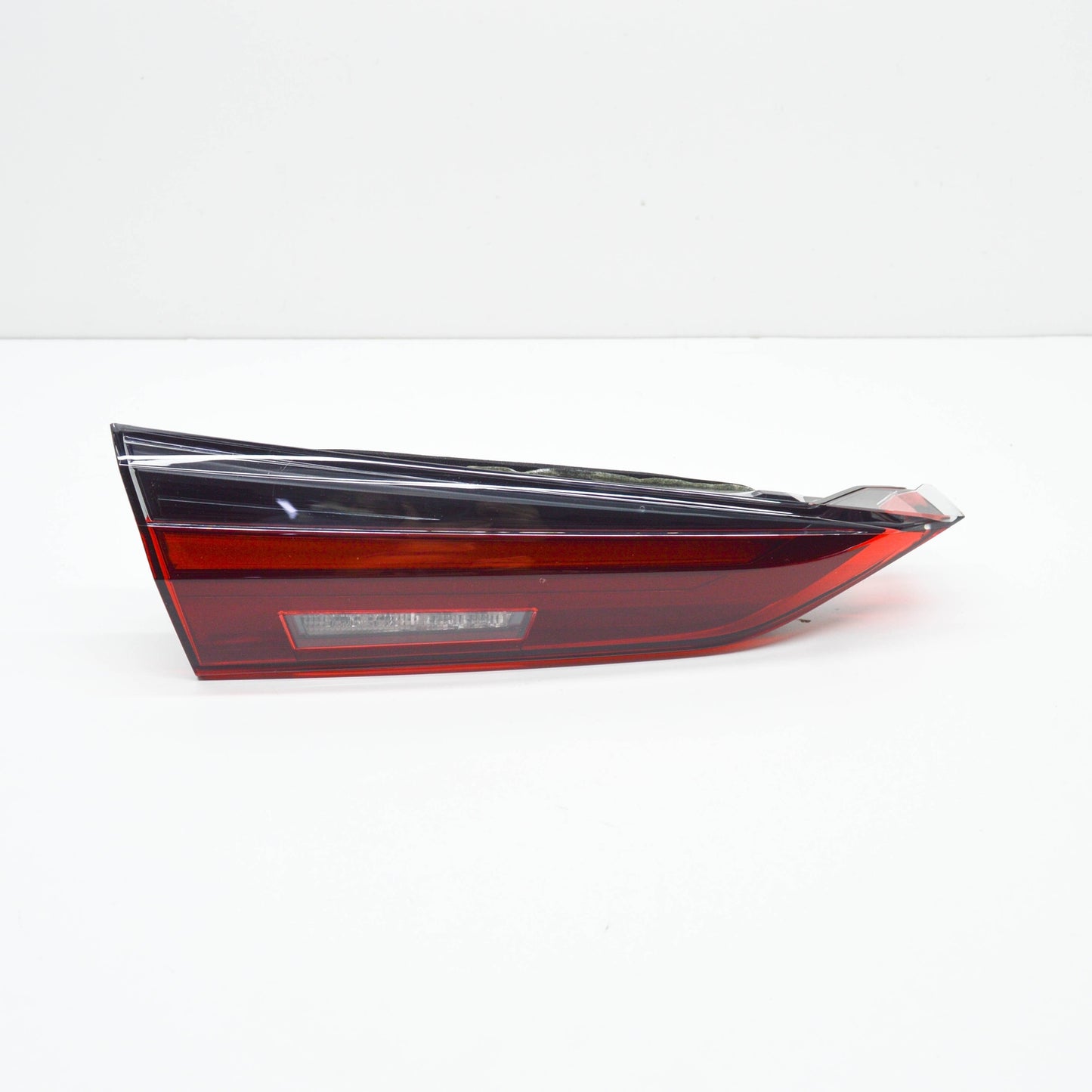 new bmw m4 coupe g22 g82 rear trunk left tailgate taillight 63217477609 original