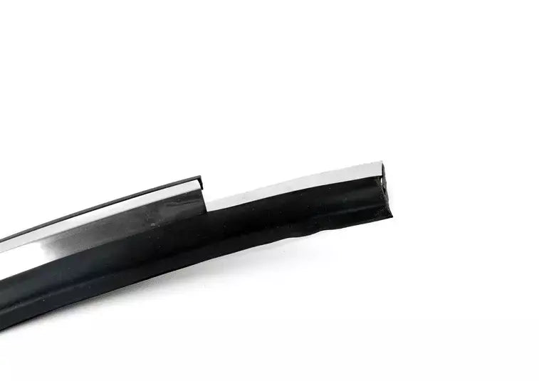 NEW BMW 6 E24 REAR WINDOW RIGHT OUTER WEATHERSTRIP 1871738 51371871738 ORIGINAL