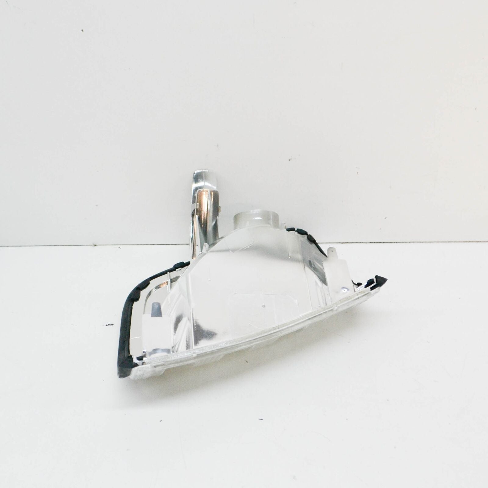 NEW MERCEDES-BENZ E W124 FRONT LEFT BLINKER LIGHT A1248260943 ORIGINAL