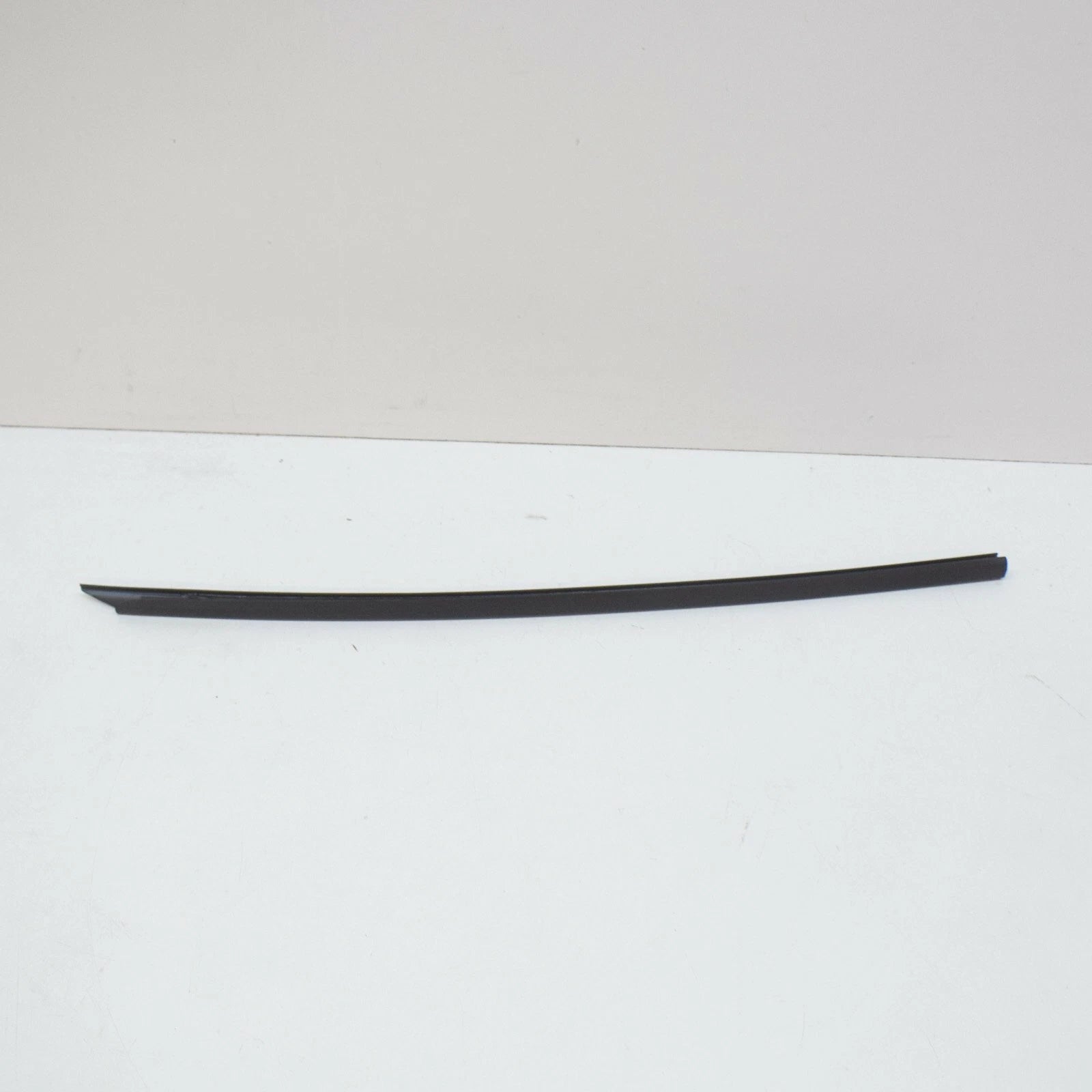 NEW BMW 3 TOURING E30 REAR WINDOW RIGHT SIDE COVERING 51311967338 ORIGINAL