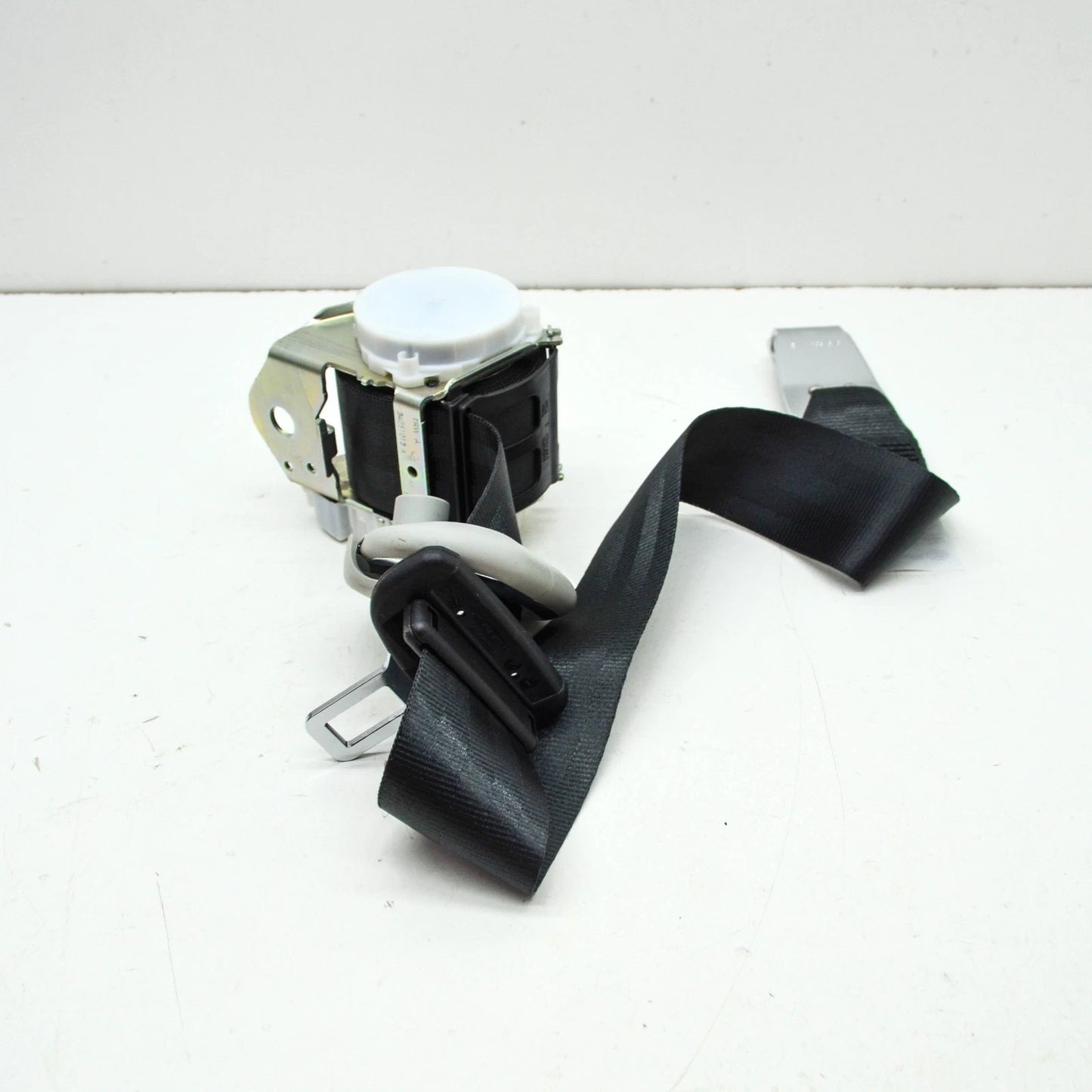 NEW VOLKSWAGEN CADDY SB REAR LEFT SEATBELT 2K5857815ARYV ORIGINAL