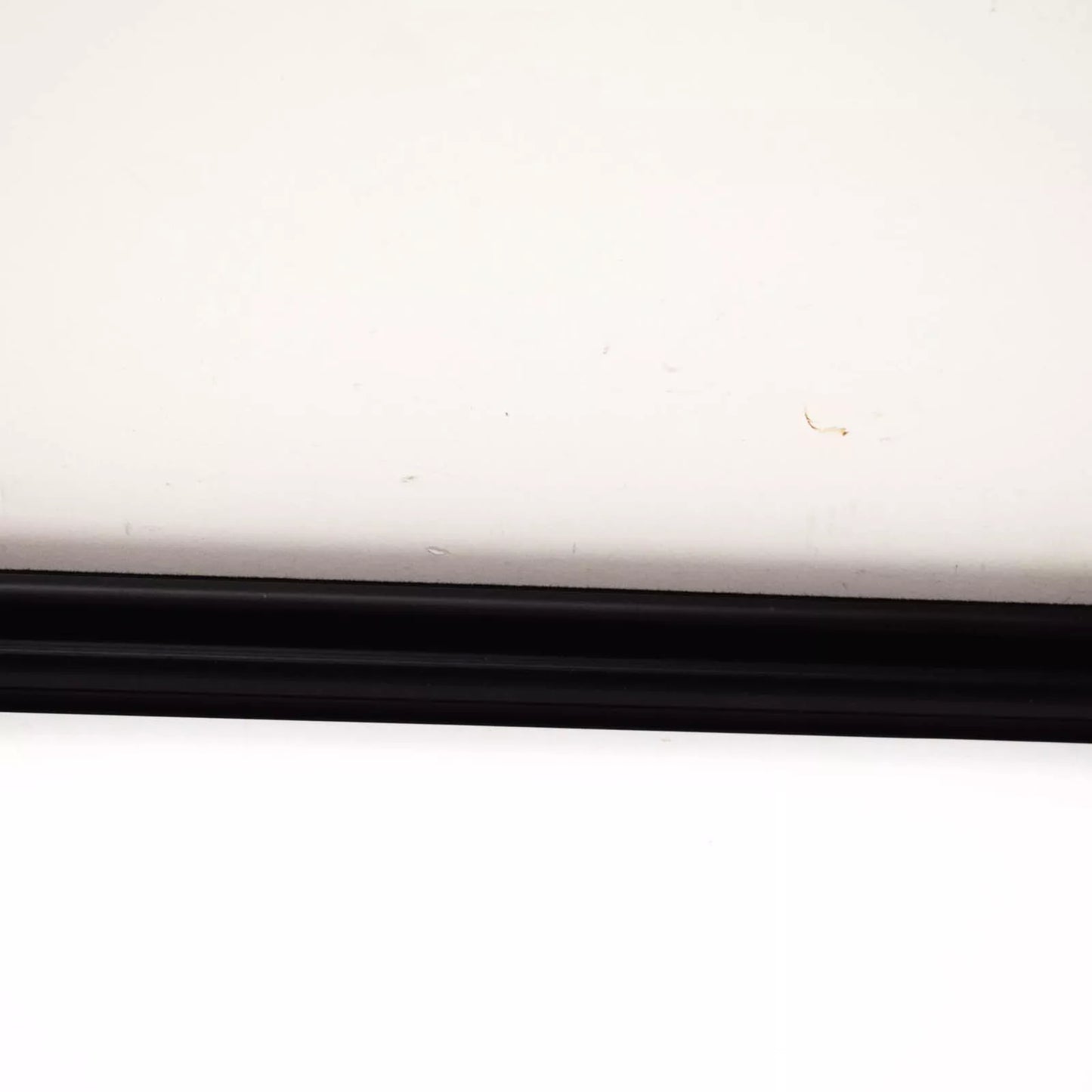 NEW BMW 5 E34 FRONT RIGHT DOOR OUTER WEATHER STRIP 51211944346 ORIGINAL