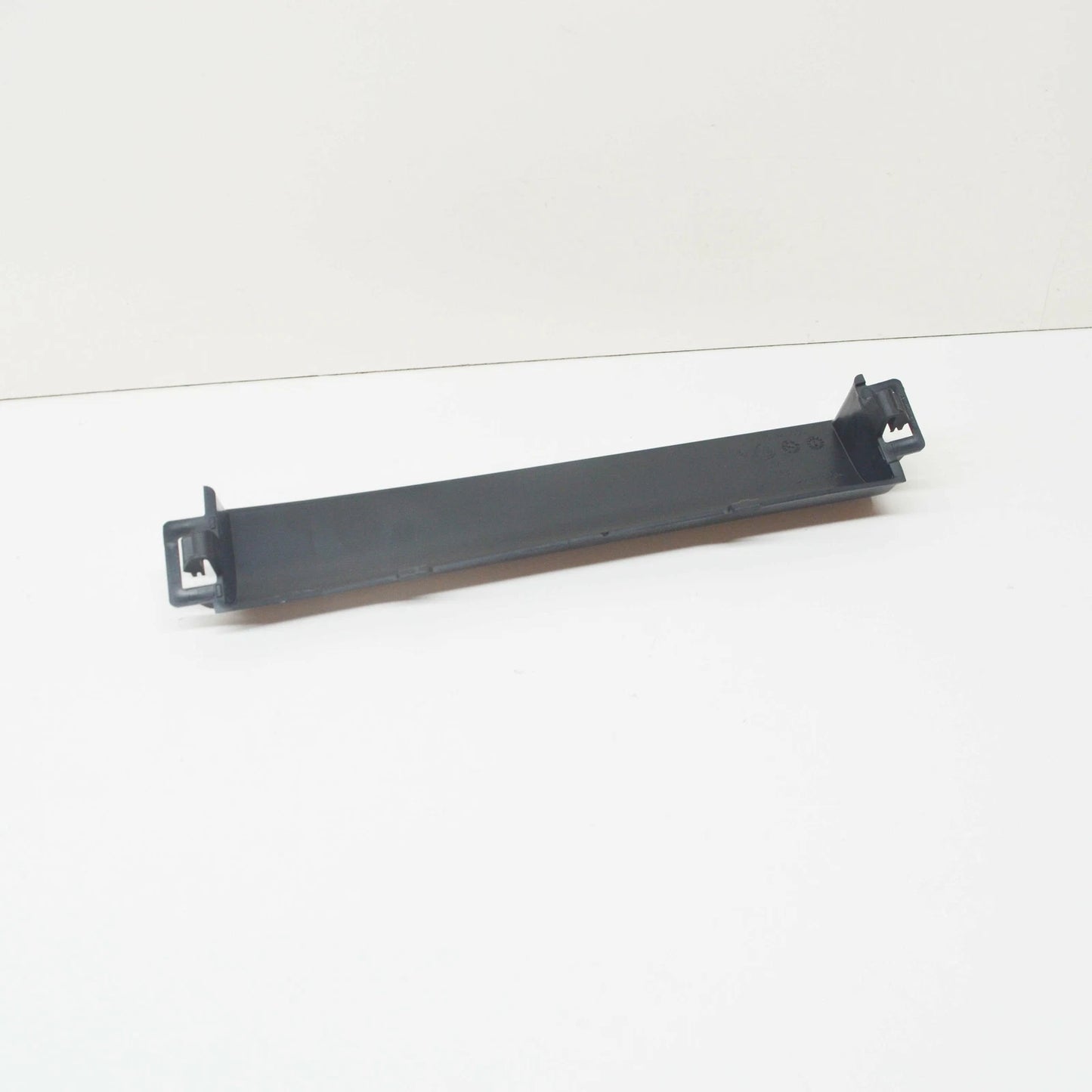 NEW VOLKSWAGEN CADDY AIR GUIDE PLASTIC LOWER 1T0121330 2016 ORIGINAL