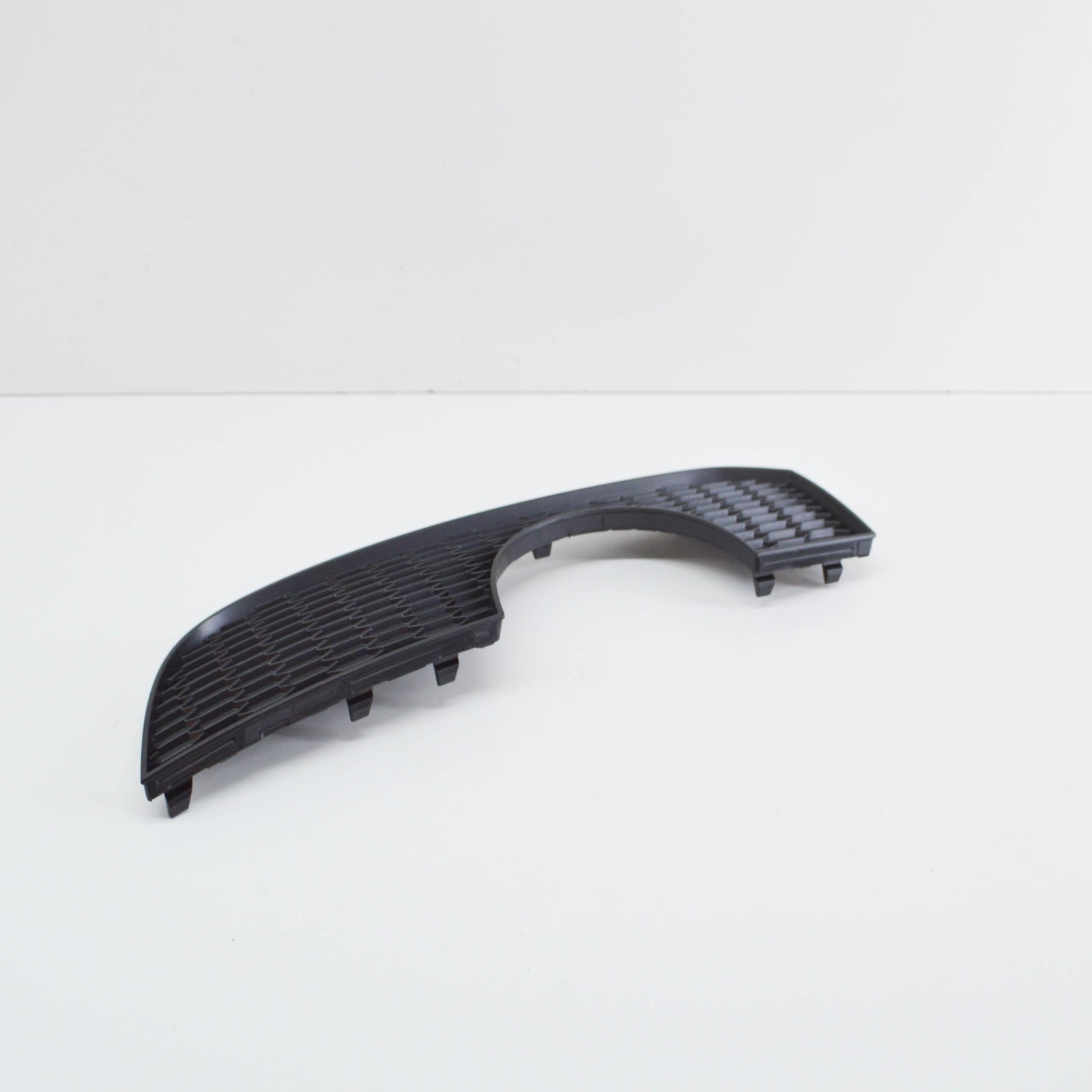 NEW AUDI A3 8V REAR BUMPER DIFFUSER INSERT GRILLE TRIM 8V3807834B ORIGINAL