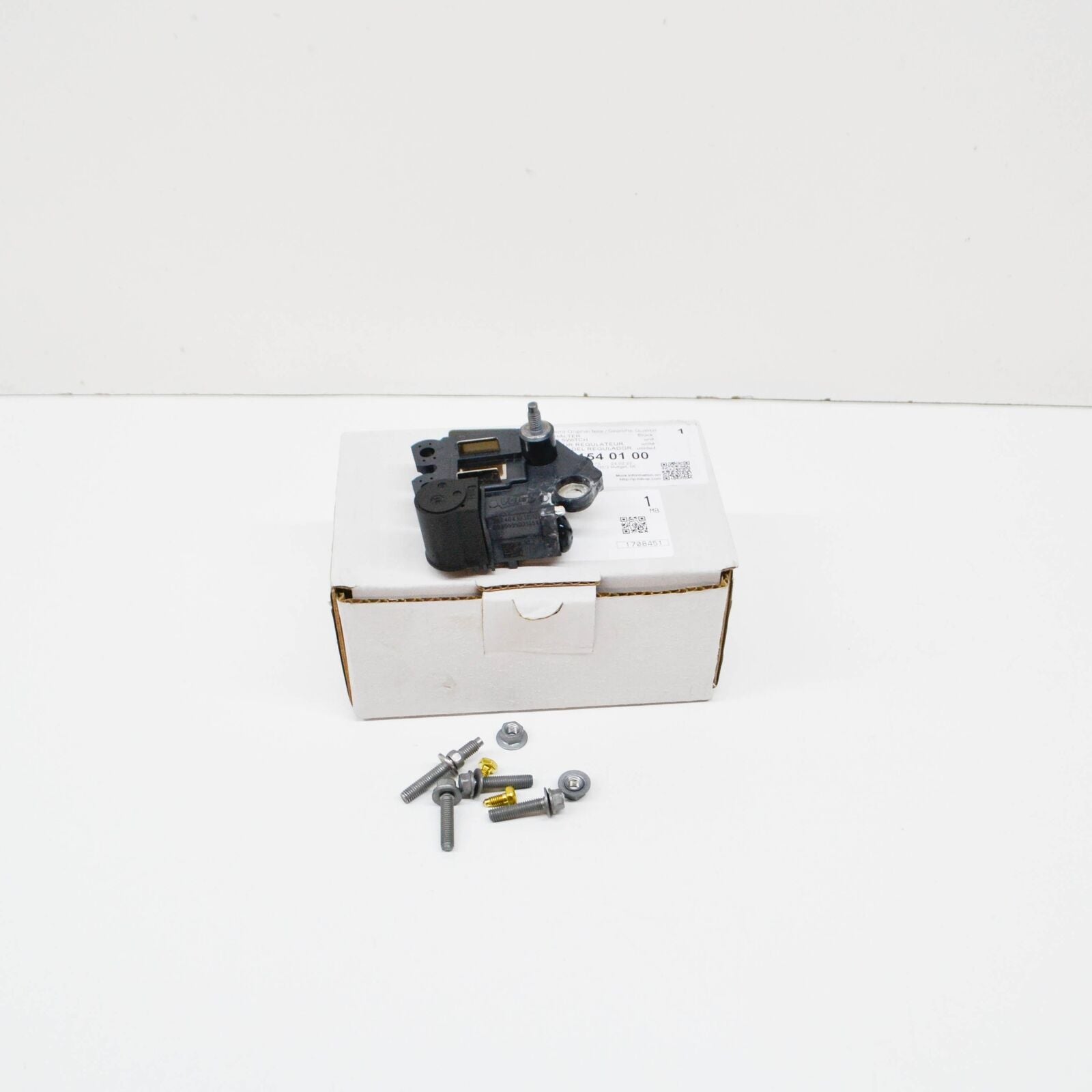 NEW MERCEDES-BENZ E C238 ALTERNATOR REGULATOR SWITCH A6511540100 ORIGINAL