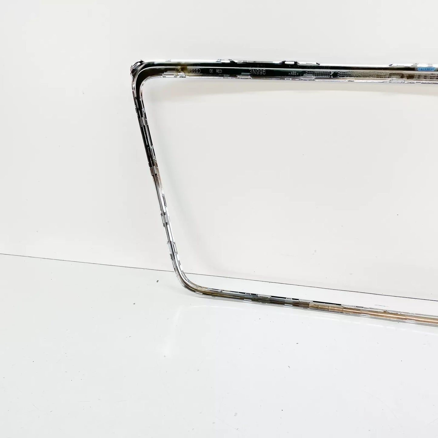 NEW AUDI A3 8P FRONT RADIATOR GRILLE SURROUND TRIM FRAME 8P0807715A2ZZ