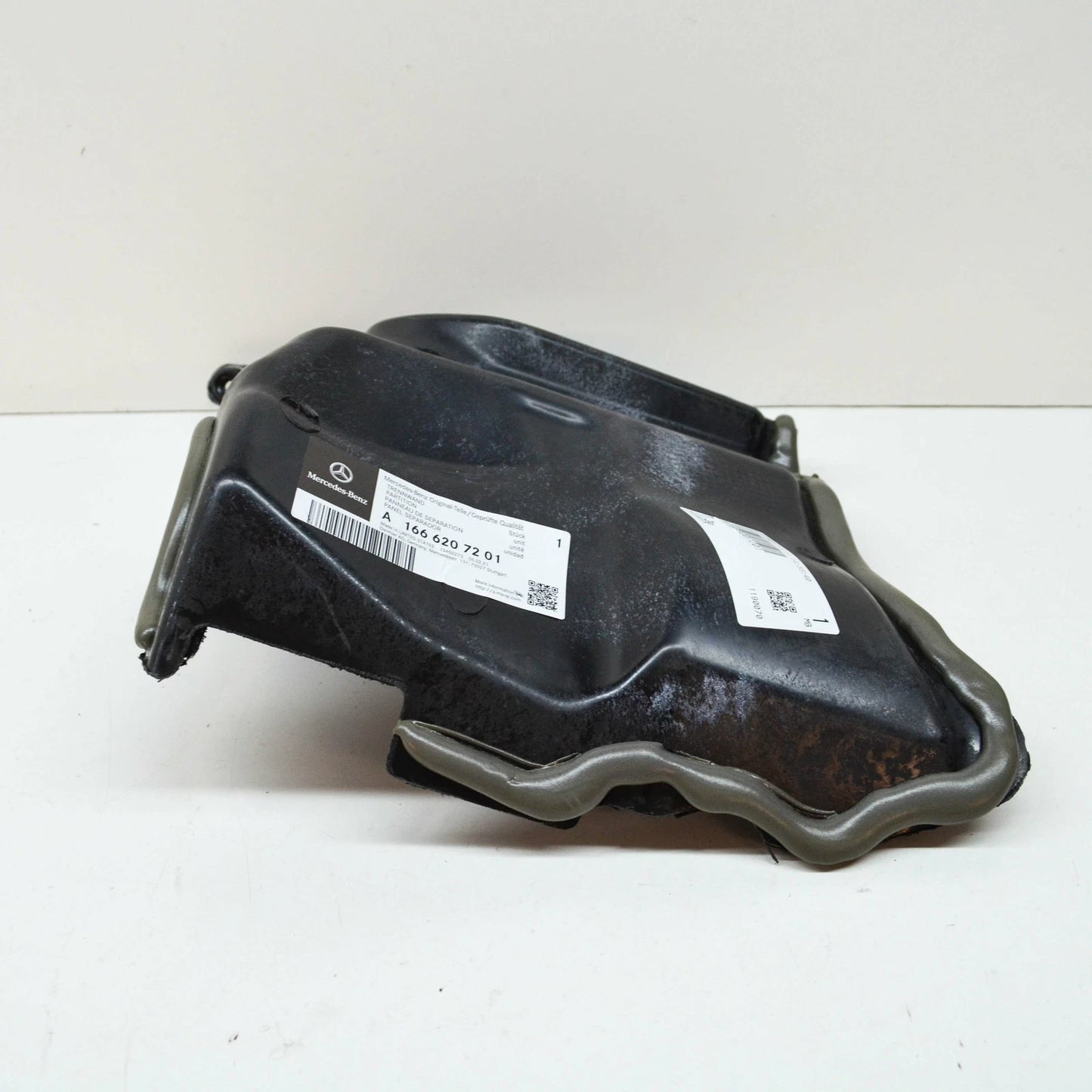 NEW MB GLE W166 ENGINE LEFT UPPER COWL INSULATOR A1666207201 ORIGINAL