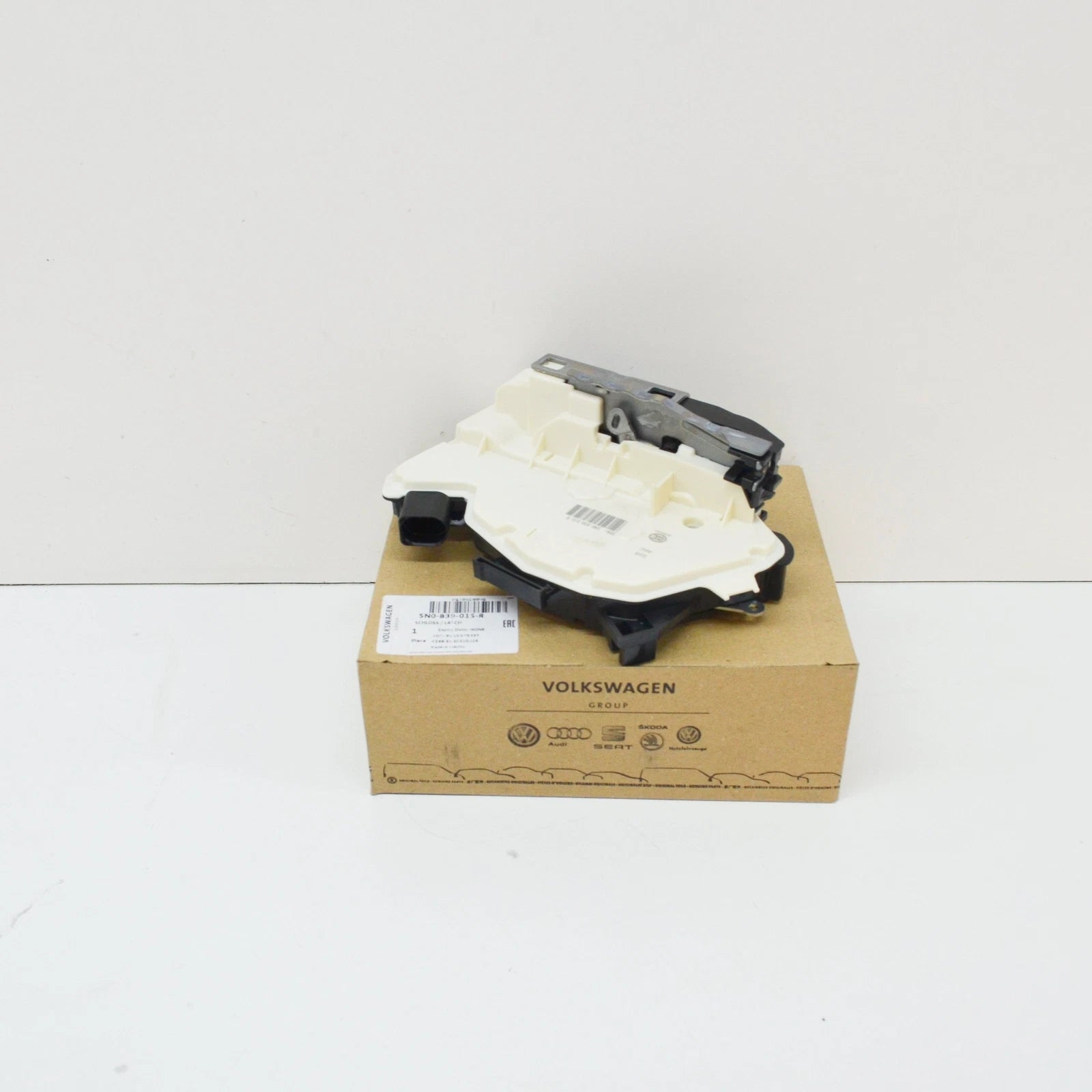 NEW VOLKSWAGEN AMAROK REAR LEFT DOOR LOCK 5N0839015R