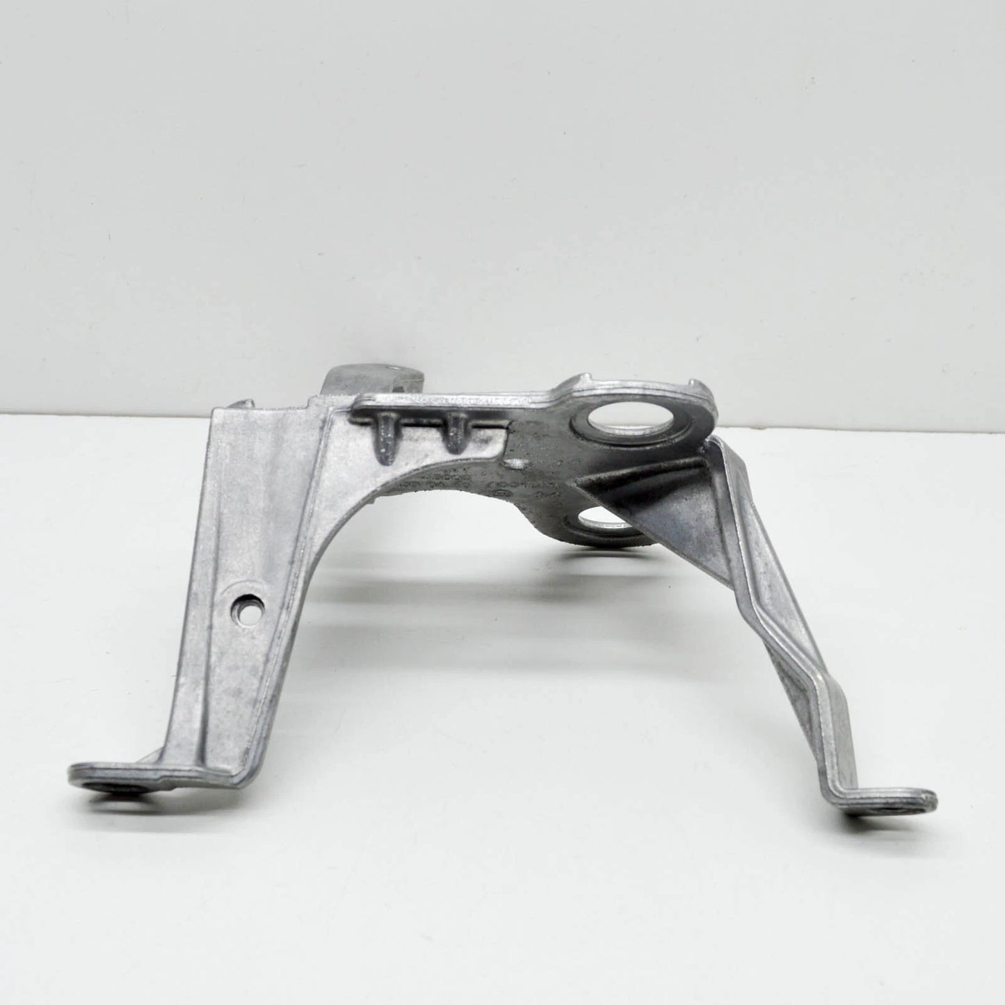 NEW MERCEDES-BENZ SLK R172 ABS PUMP BRACKET A1724300410