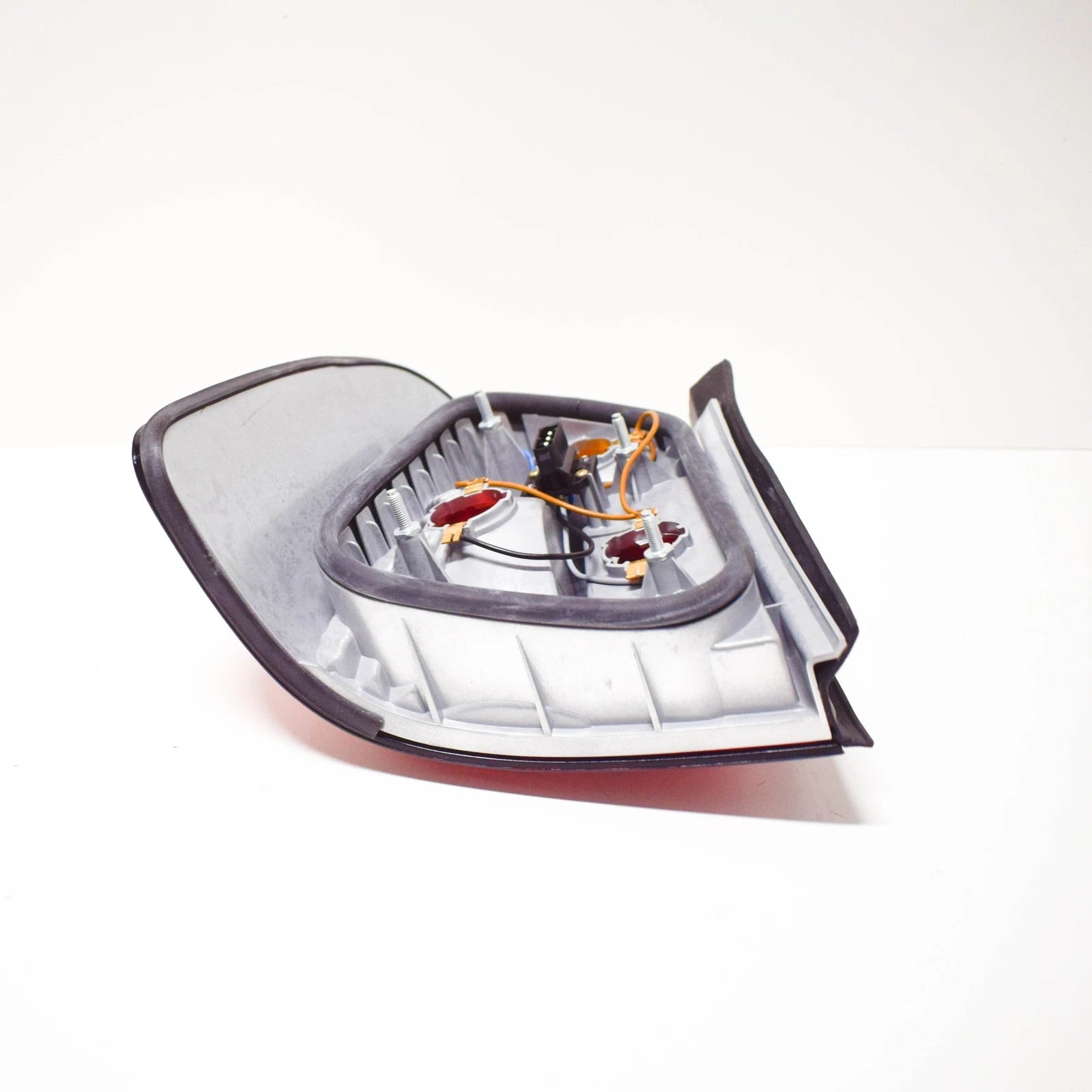 NEW BMW E34 WAGON REAR LIGHT IN THE SIDE PANEL RIGHT 8351648 63218351648