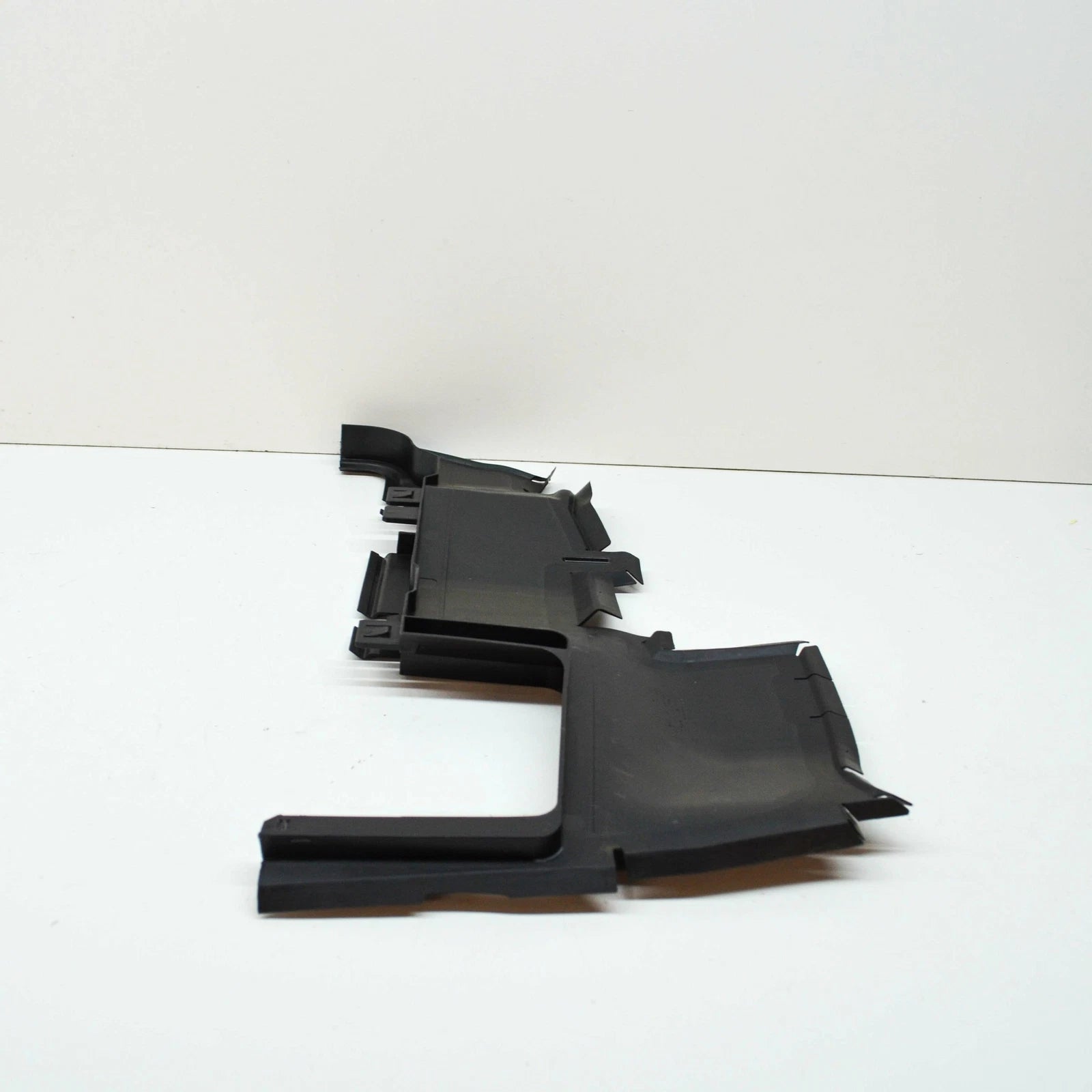 NEW AUDI A6 C7 RIGHT RADIATOR AIR GUIDE 4G0121284AK