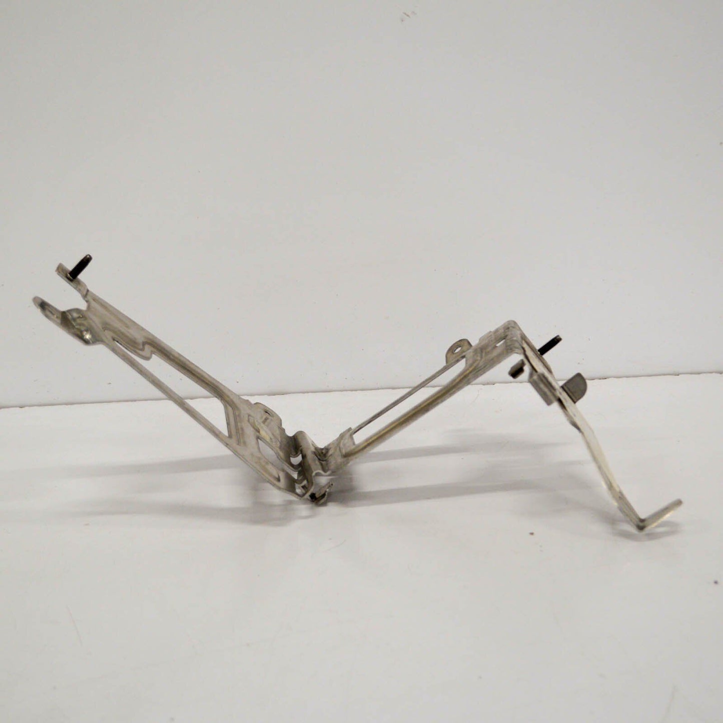 NEW MB C W205 ELECTRICAL MODULE BRACKET A2055451340 ORIGINAL