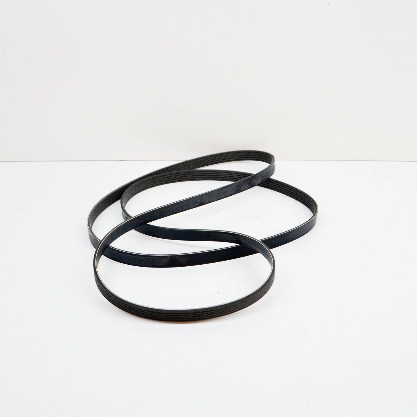 NEW AUDI A6 AVANT C6 ACCESSORY DRIVE BELT 06E903137N