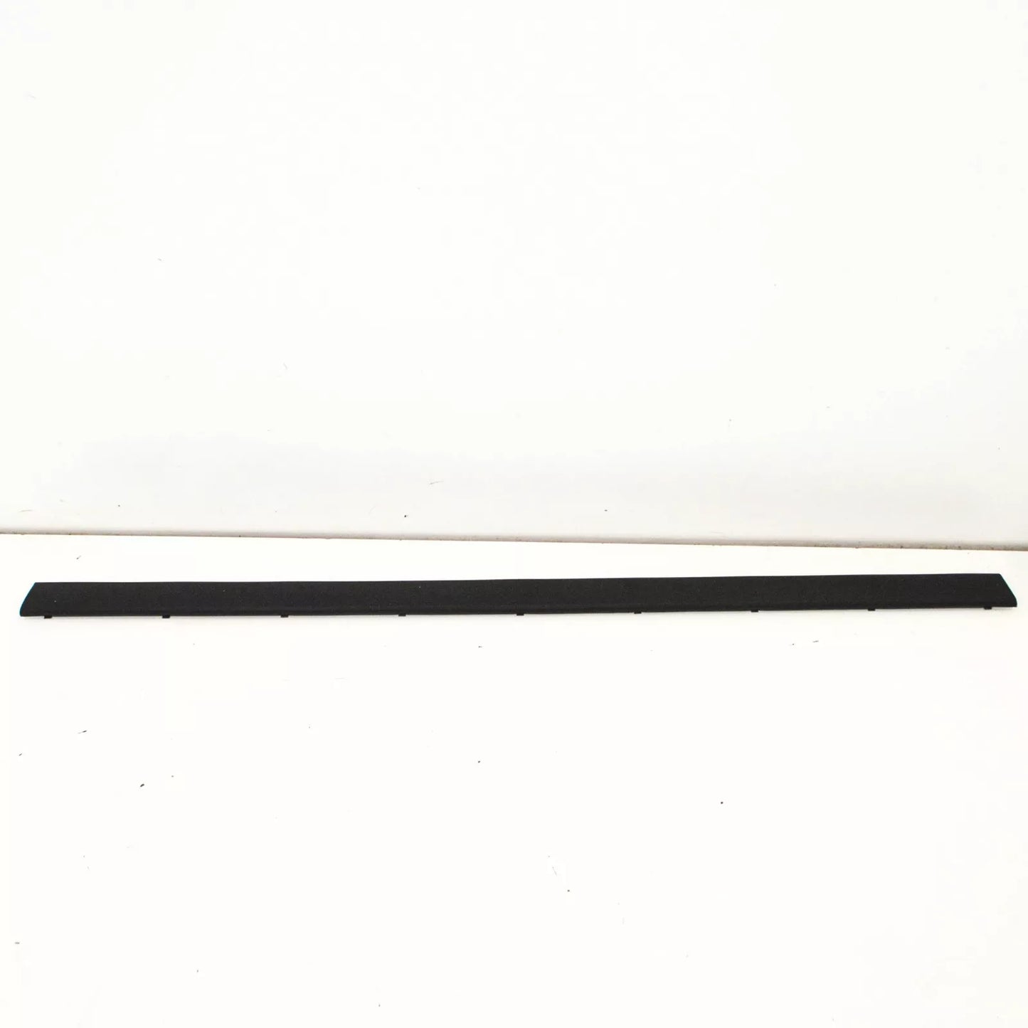 NEW BMW 5 E34 REAR BUMPER CENTER TRIM 51128148819 8148819 1997 ORIGINAL