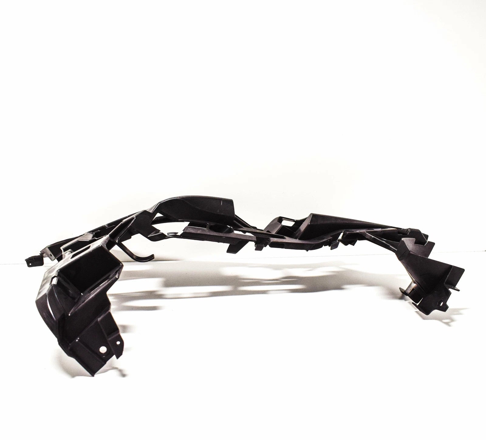 NEW MERCEDES-BENZ E-CLASS C238 FRONT BUMPER RIGHT BRACKET A2138852400 ORIGINAL