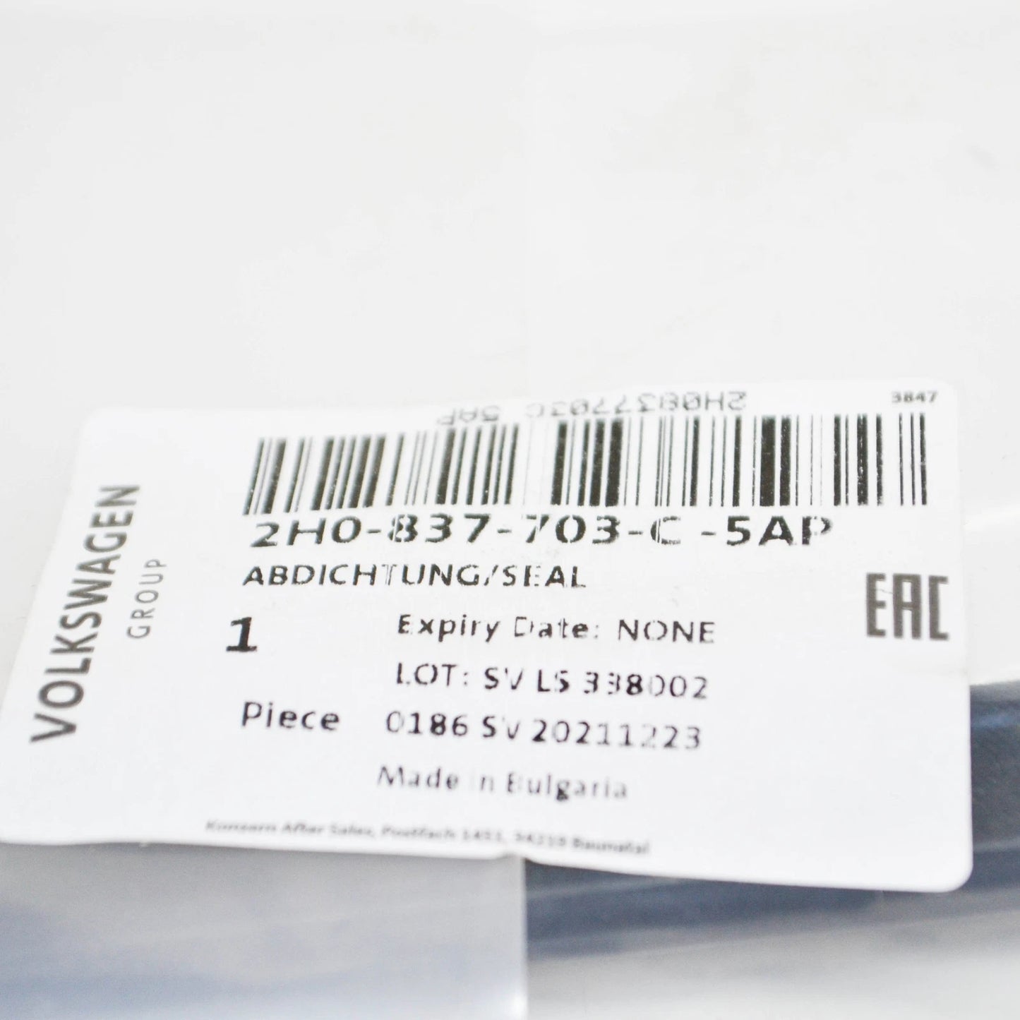 NEW VW AMAROK 2H FRONT LEFT OUTER WINDOW APERTURE SEAL 2H0837703C5AP