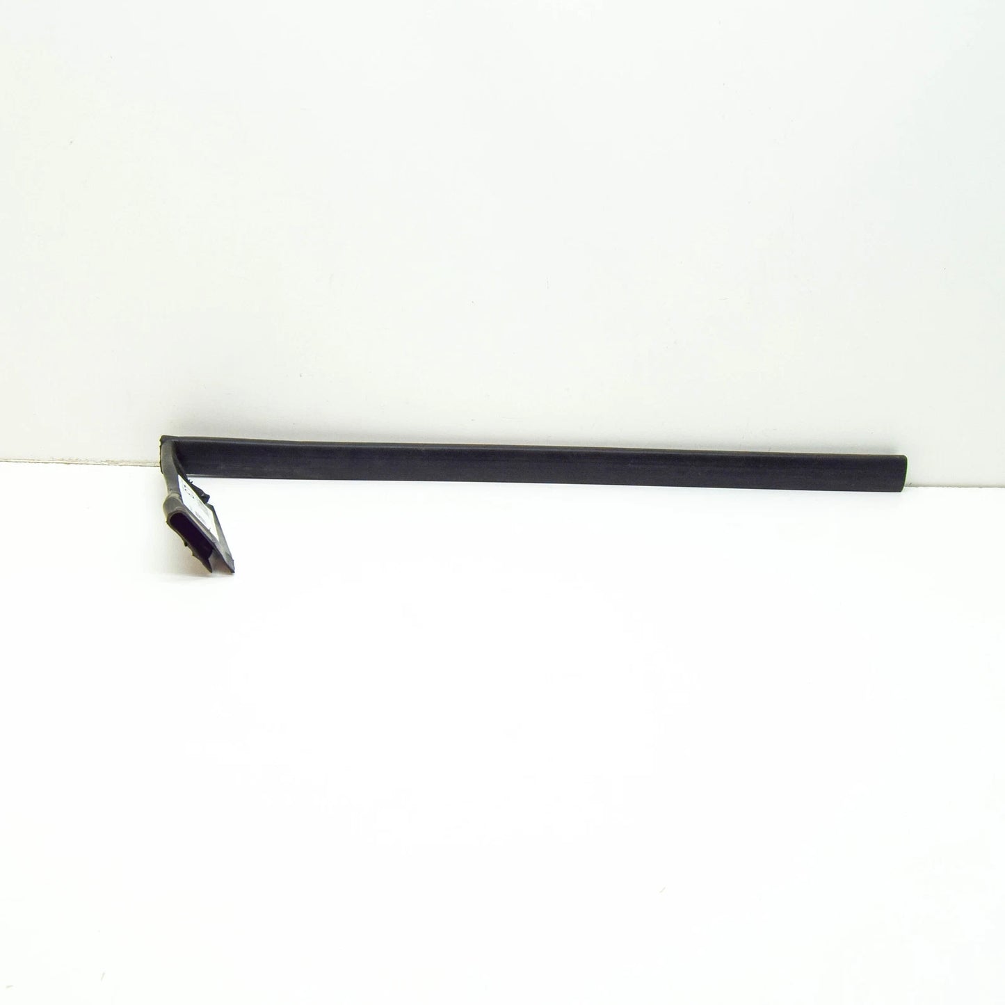 NEW MERCEDES-BENZ E W212 ENGINE COMPARTMENT LEFT SIDE SEAL A2126280598 ORIGINAL