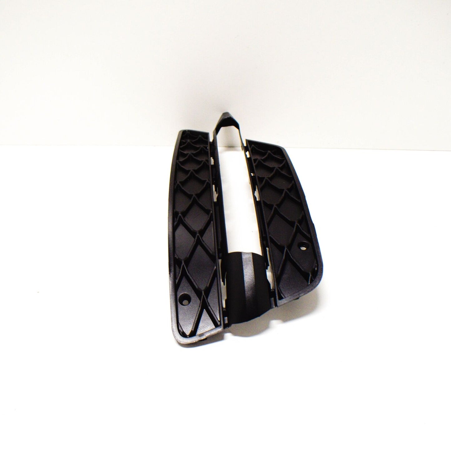 NEW MERCEDES-BENZ C W204 FRONT RIGHT GRILL A2048851453 ORIGINAL