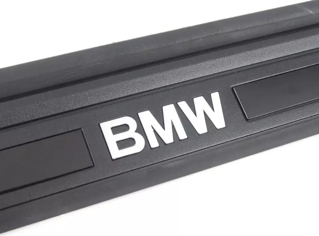 NEW BMW 1 COUPE E82 RIGHT DOOR SILL PLATE 51477174560 7174560 ORIGINAL