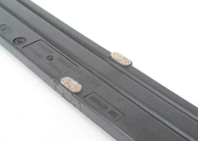 NEW VOLKSWAGEN JETTA A5 SLIDING ROOF GLASS DRIP MOULDING 8D0877633C