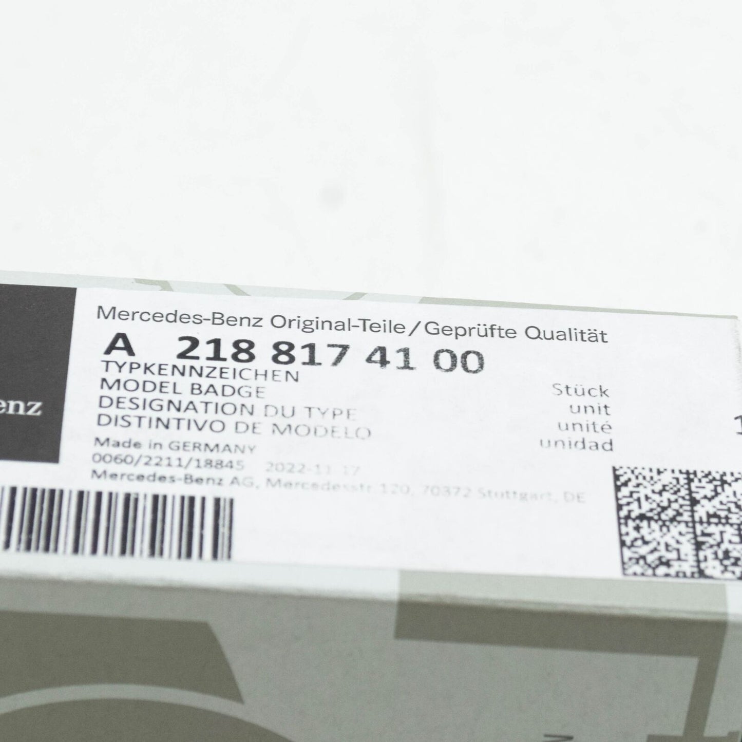 NEW MERCEDES-BENZ CLS C218 FRONT RADIATOR GRILLE MODEL PLATE A2188174100