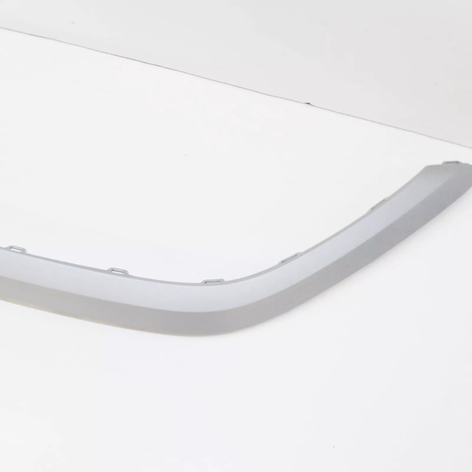 NEW VOLKSWAGEN ID.4 E21 REAR BUMPER CENTER LOWER MOLDING 11A8533332UC ORIGINAL