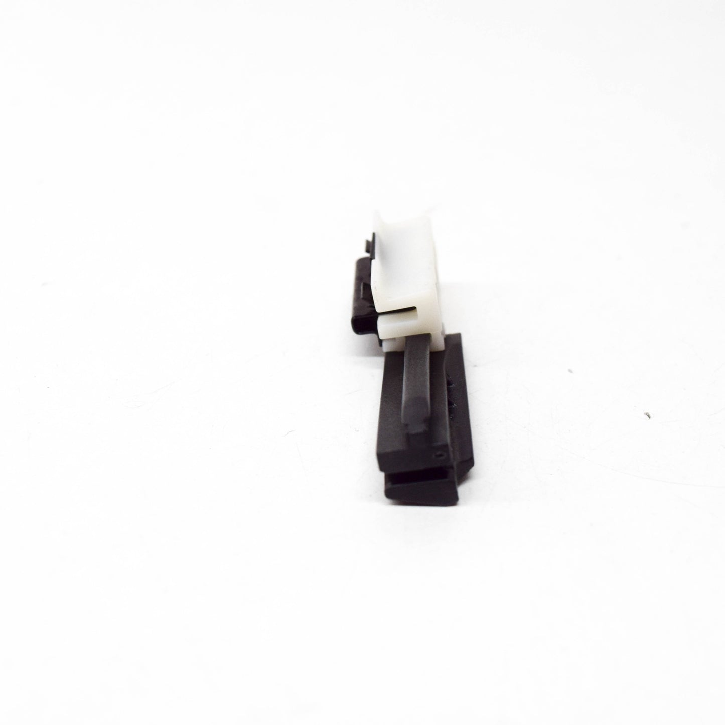 new mercedes-benz e w210 roof water deflector retaining clip a2106900213