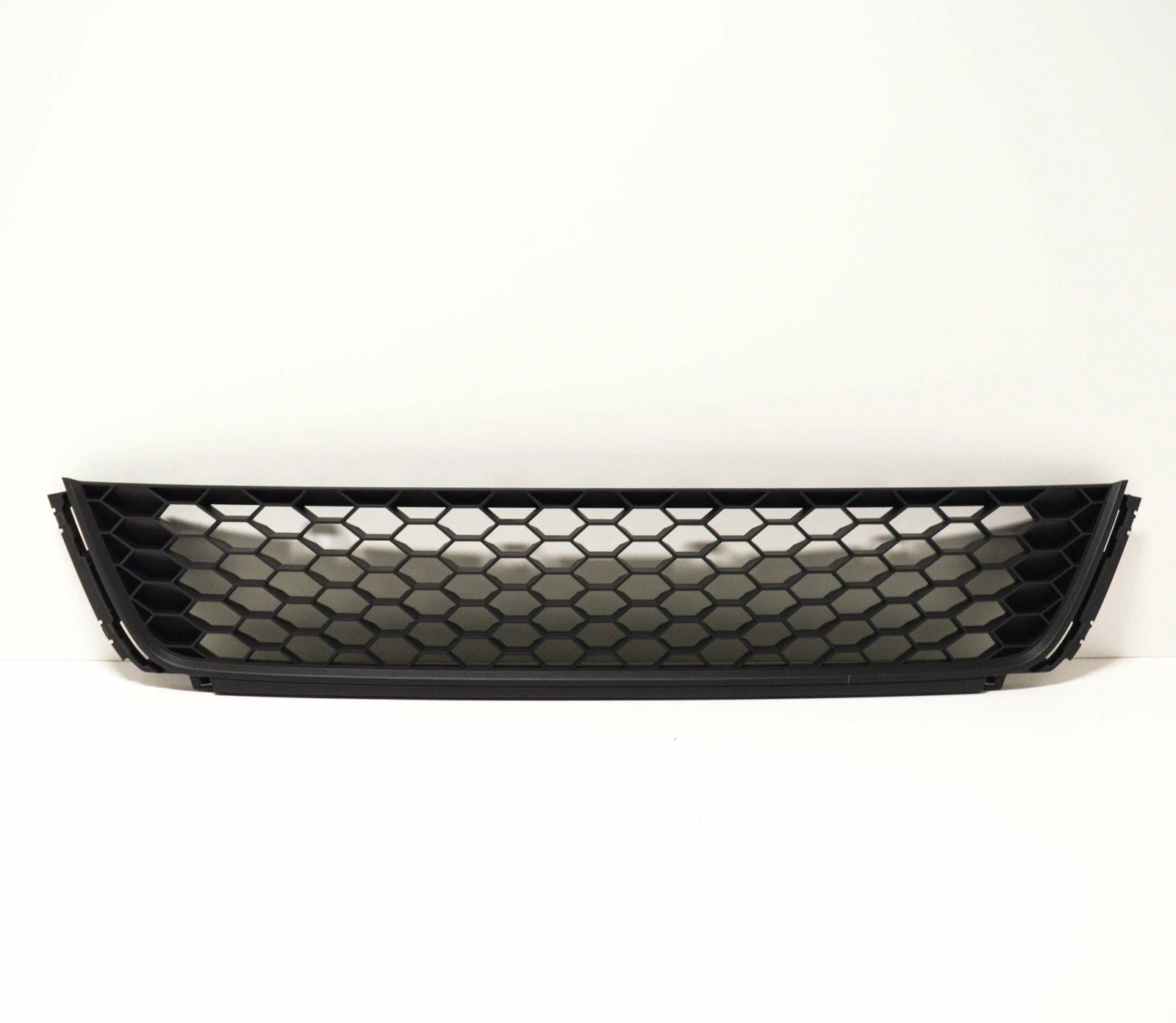 NEW VOLKSWAGEN POLO 6R FRONT BUMPER LOWER GRILLE 6R0853677C9B9
