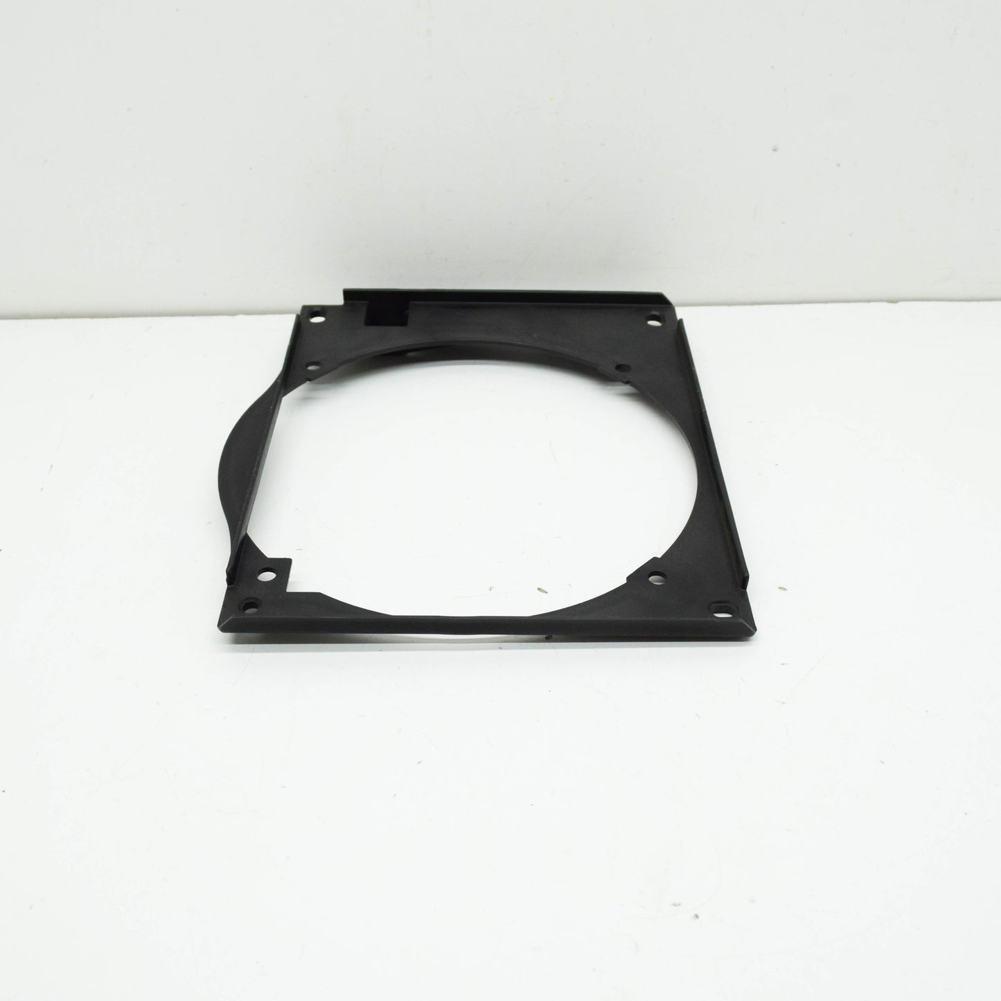 NEW MB CLK C209 ENGINE OIL COOLING FAN RADIATOR SHROUD A2095051030 ORIGINAL