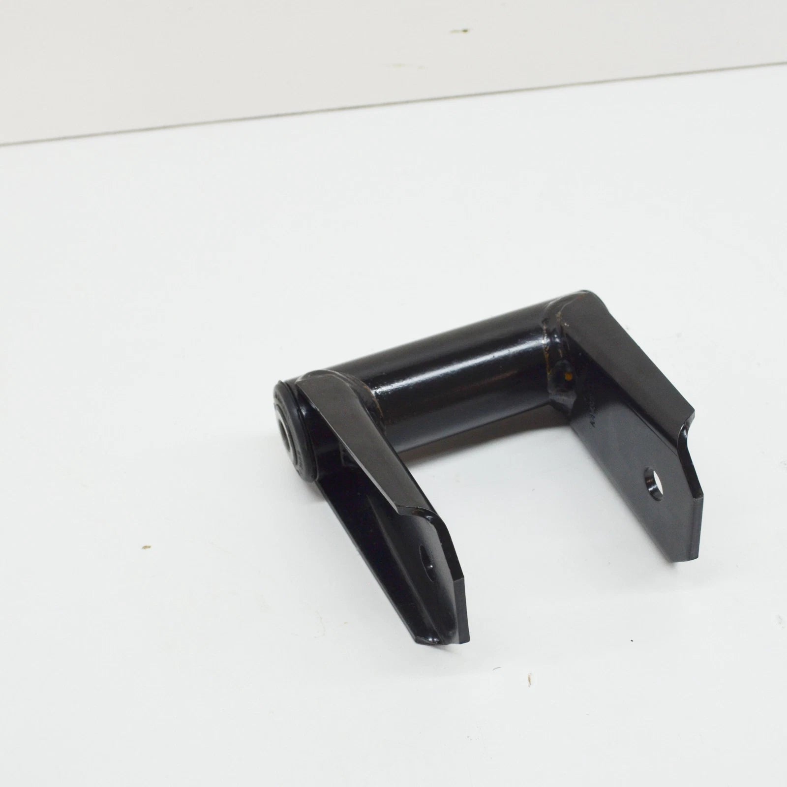 NEW MB SPRINTER W903 REAR SPRING TO SPRING BRACKET SHACKLE A9013200063