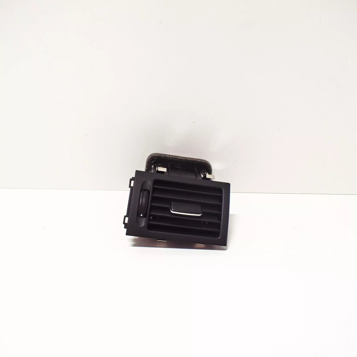 NEW MB C-CLASS W204 DASHBOARD LEFT AIR VENT A20483014549116