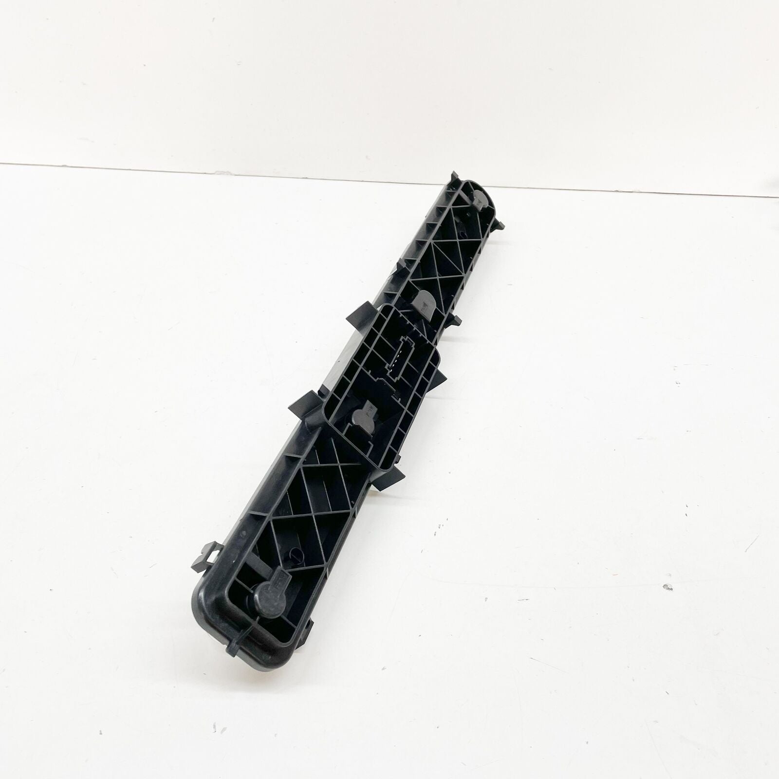 NEW VW CRAFTER 30-50 FURGON 2E REAR TAILLIGHT BULB HOLDER 2E0945257 ORIGINAL