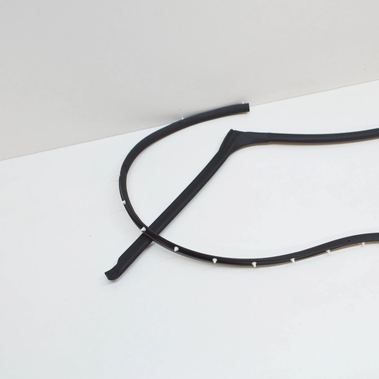 NEW AUDI Q7 4L REAR LEFT SEAL FOR SILL PANEL 4L0839119D