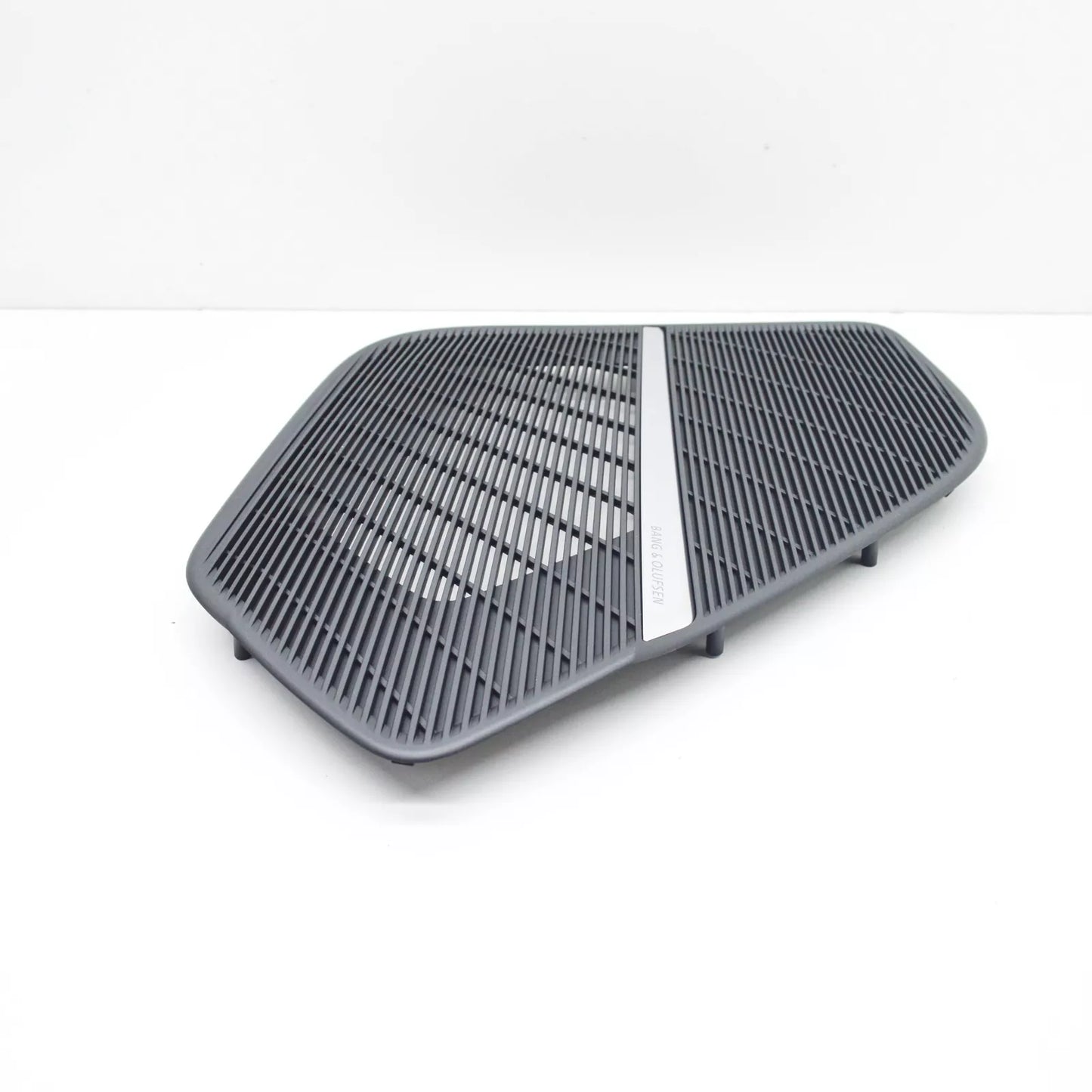 NEW AUDI Q7 4M REAR RIGHT SPEAKER COVER GRILLE TRIM 4M8868452A4PK ORIGINAL