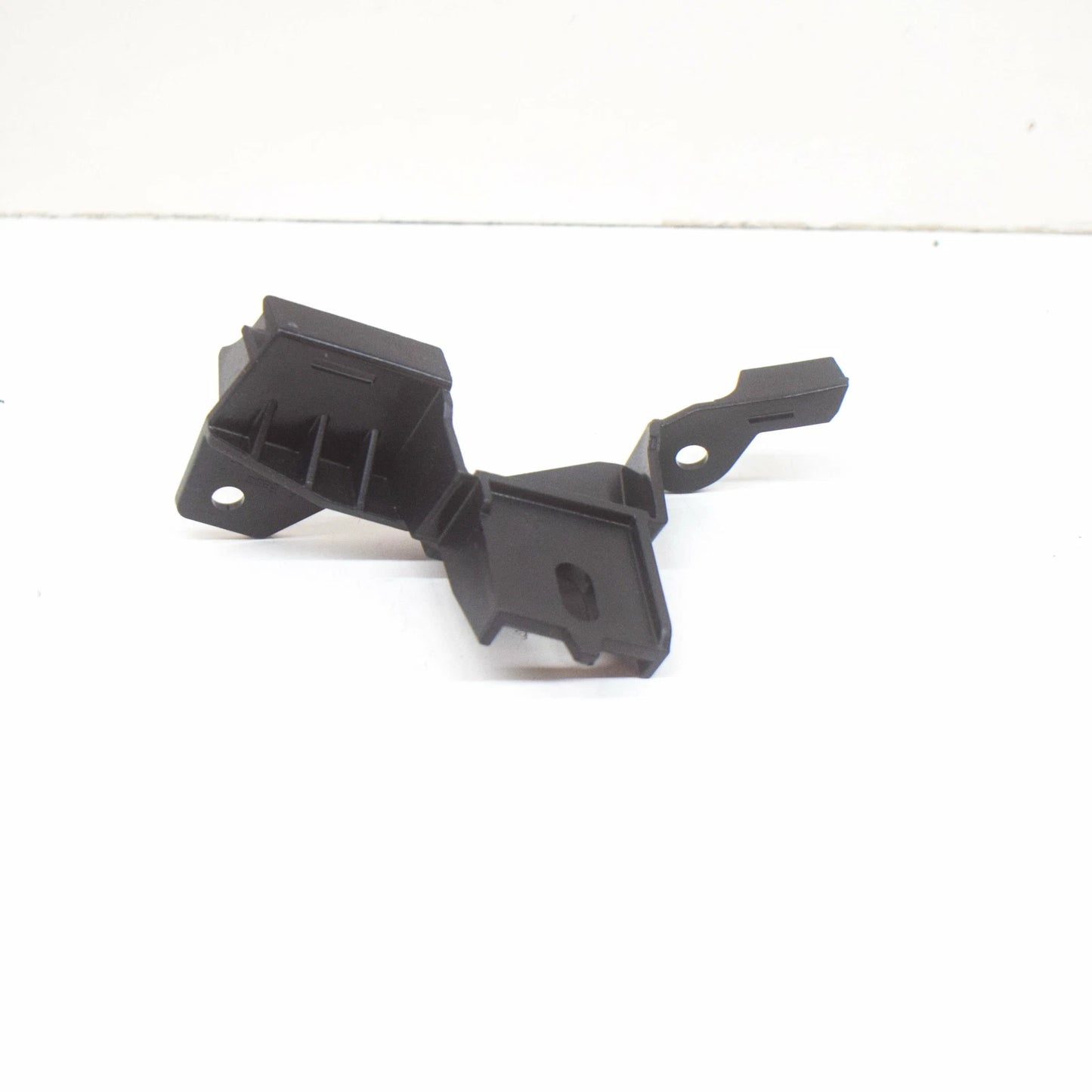 NEW AUDI A6 C8 FRONT LEFT BUMPER ADAPTER 4K0807077 ORIGINAL