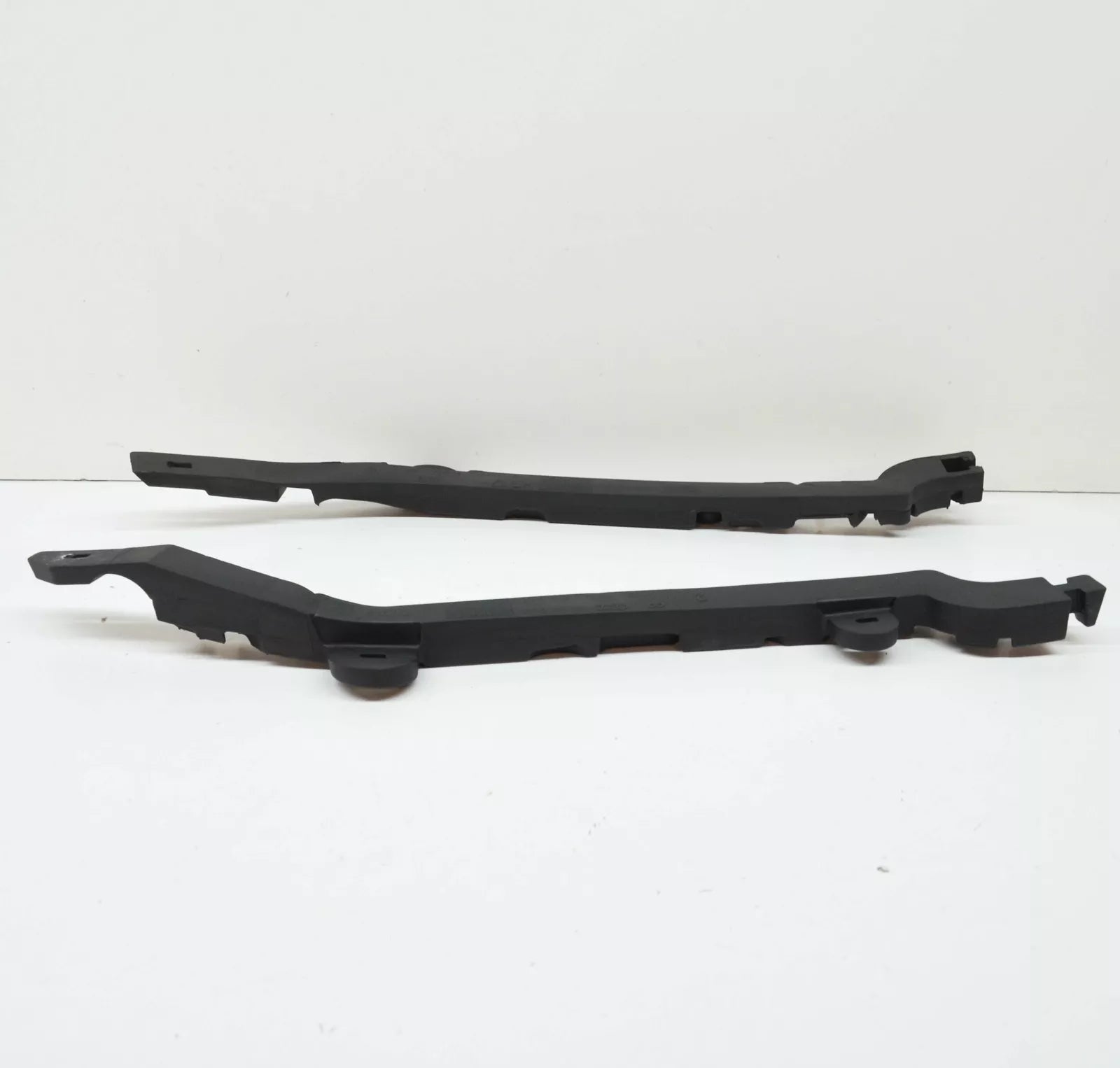 NEW AUDI E-TRON GEN FRONT BUMPER LOWER GRILLE INSULATOR FOAM 4KE807914A ORIGINAL