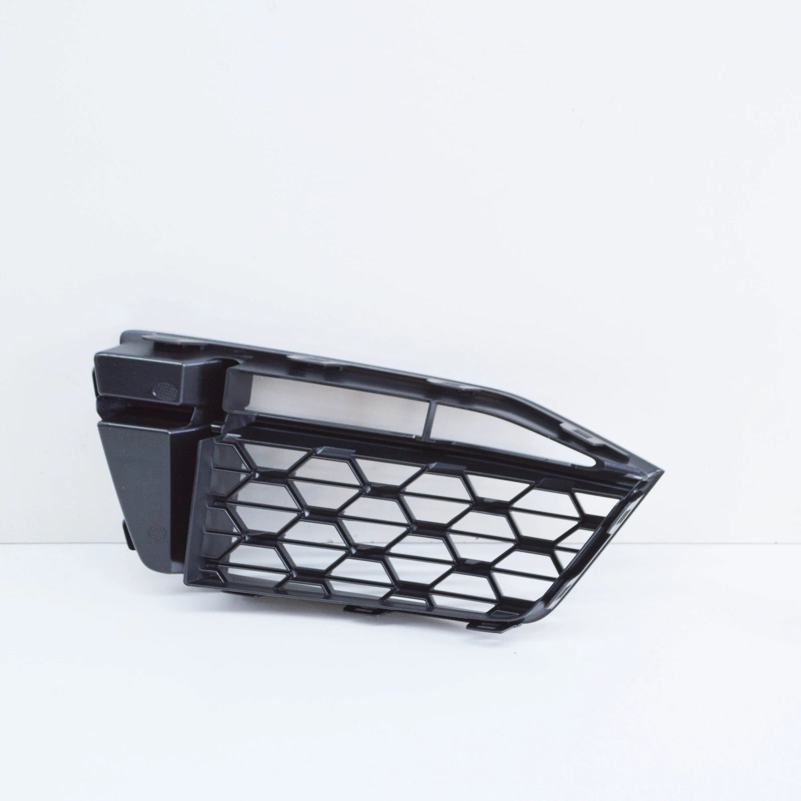 NEW AUDI TT FV FRONT BUMPER RIGHT AIR GUIDE GRILLE 8S0807682G9B9 ORIGINAL