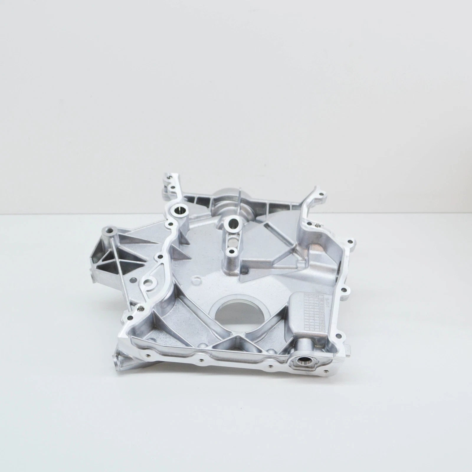 NEW MERCEDES-BENZ C W205 ENGINE TIMING CASE A2740101814 ORIGINAL