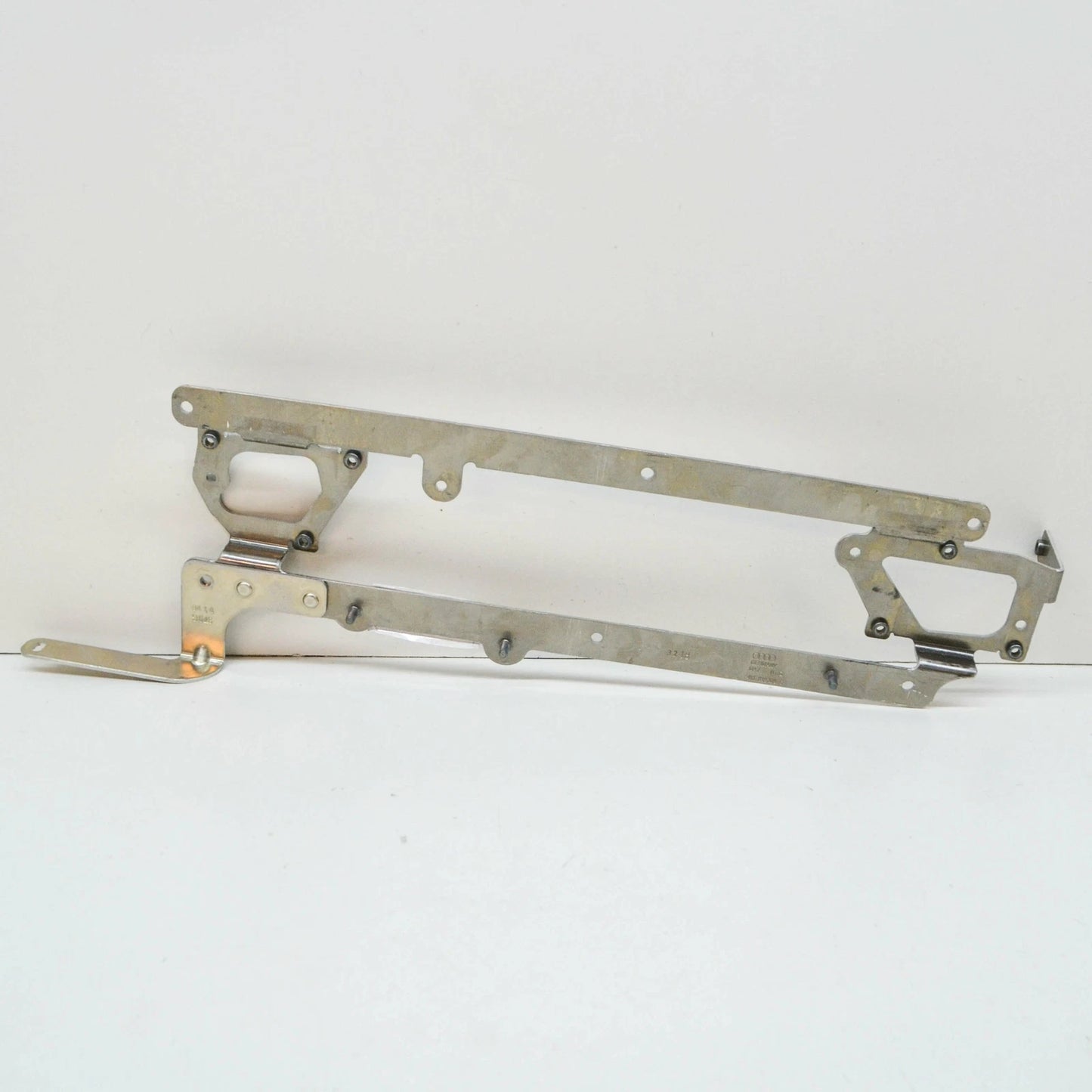 NEW AUDI E-TRON DRIVE MOTOR INVERTER COOLANT LINE BRACKET 4KE819379G