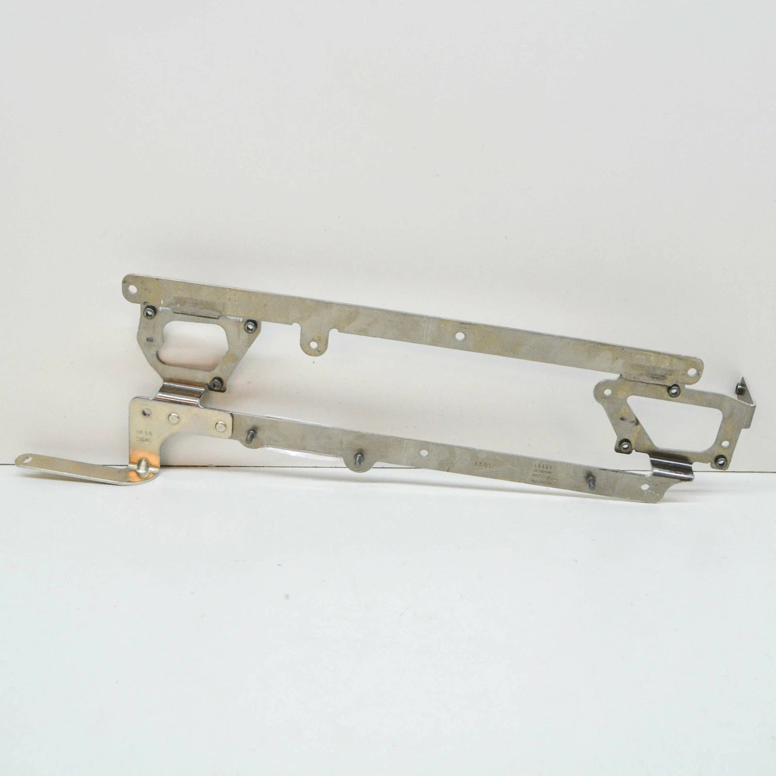 NEW AUDI E-TRON DRIVE MOTOR INVERTER COOLANT LINE BRACKET 4KE819379G