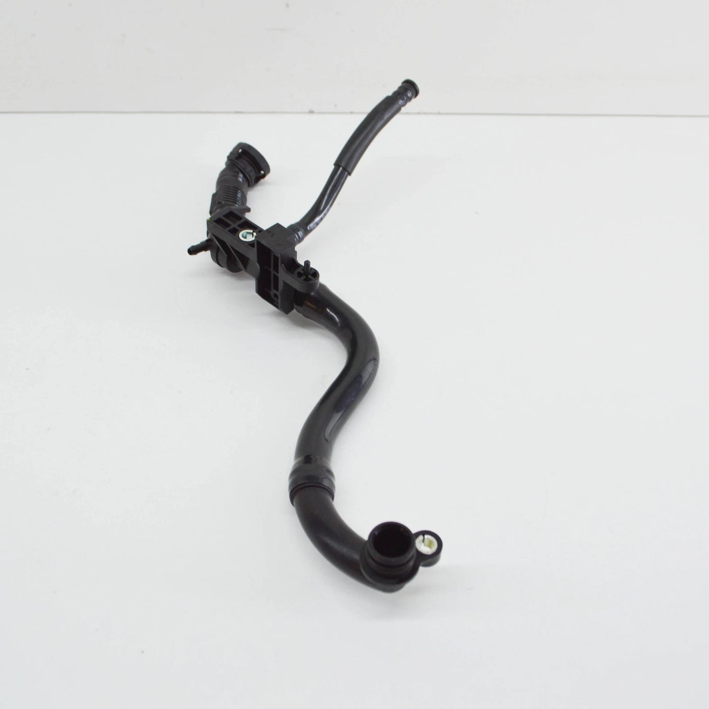 NEW AUDI A1 8X BREATHER VENT HOSE 03C103474AD ORIGINAL