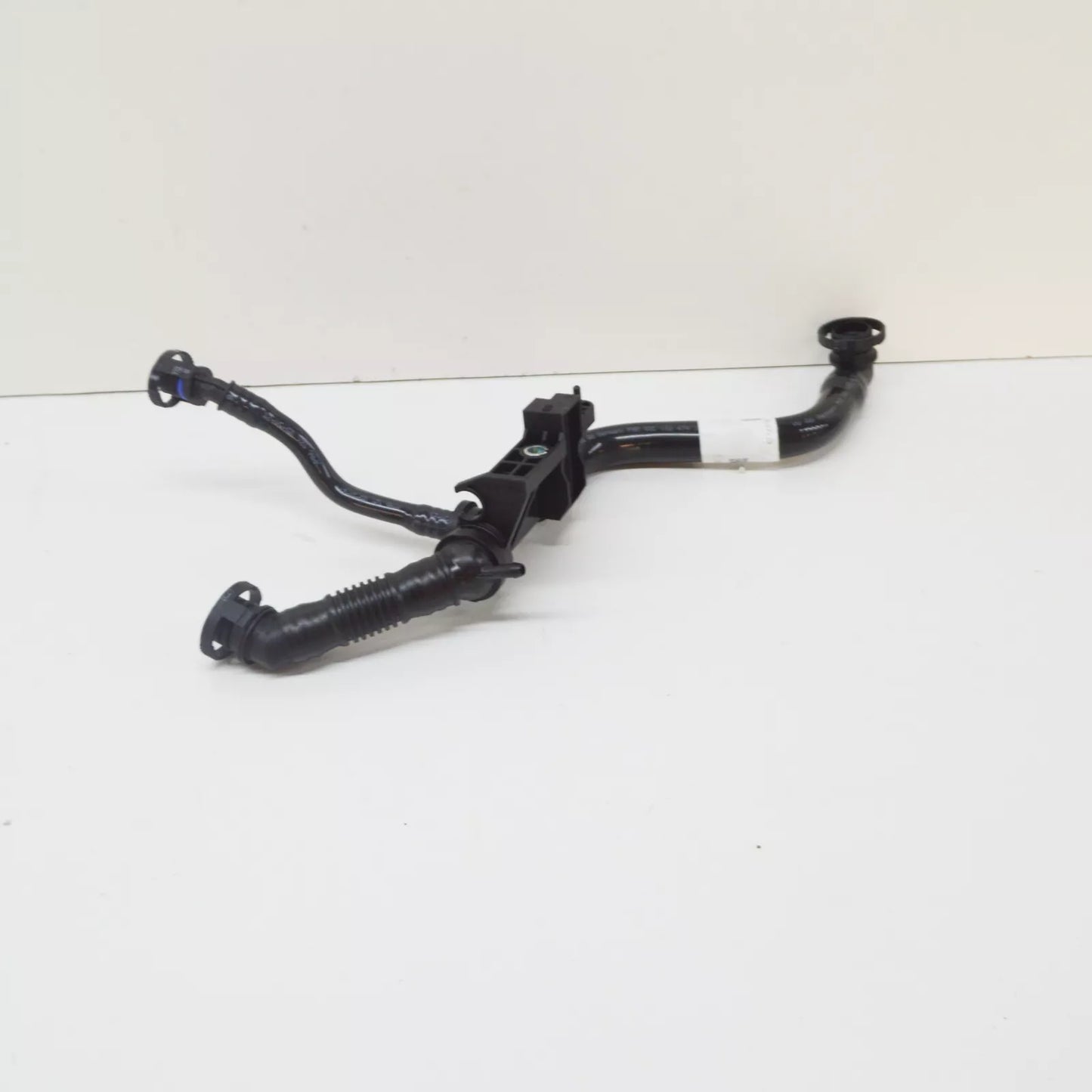 NEW VW TOURAN 1T BREATHER VENT HOSE 03C103474J