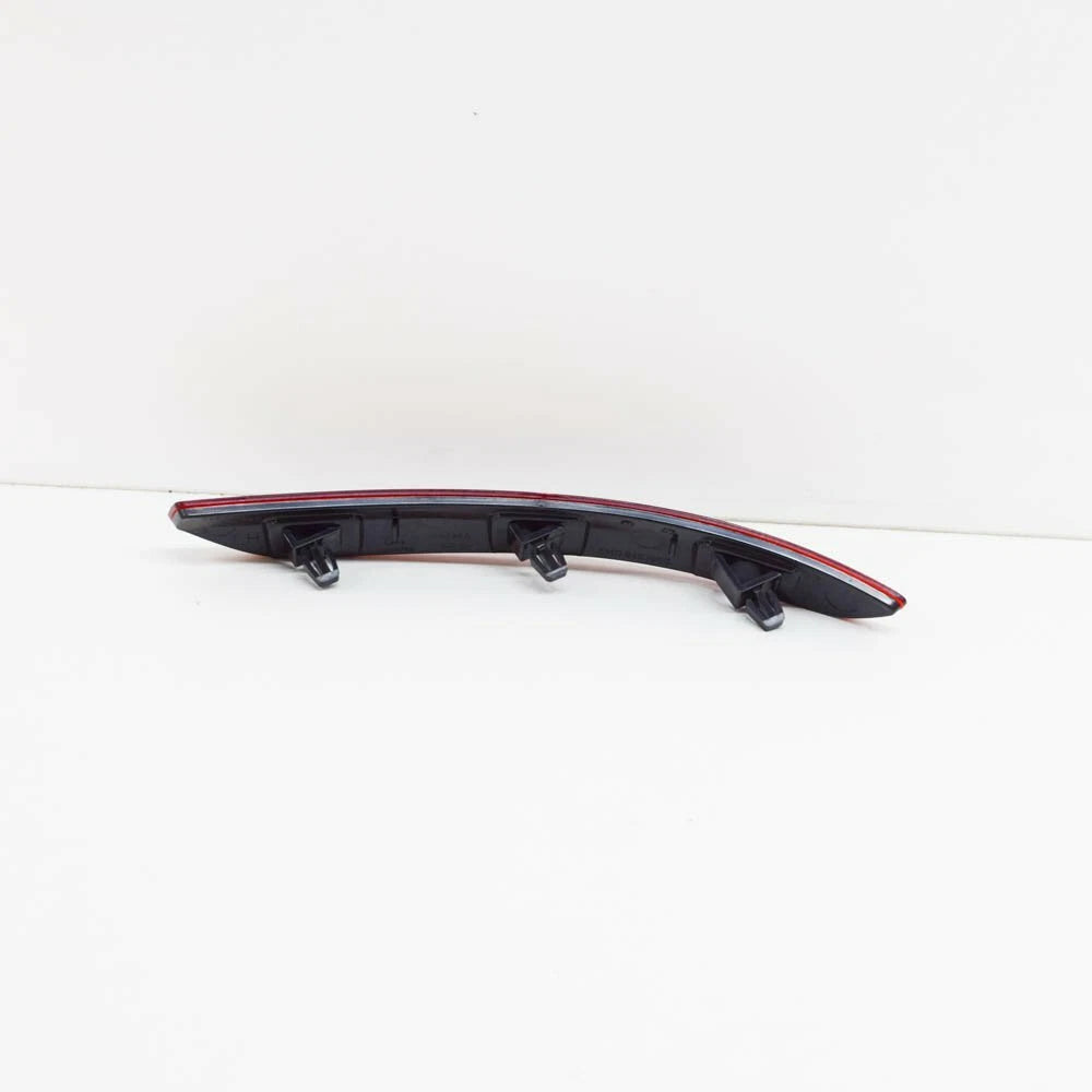 NEW VOLKSWAGEN GOLF PLUS REAR BUMPER LEFT SIDE REFLECTOR 5M0945105C