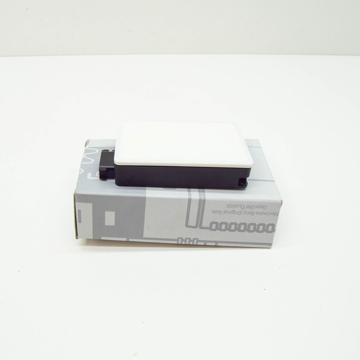 NEW MERCEDES-BENZ GLE W166 BLIND SPORT RADAR SENSOR A0009058104 ORIGINAL